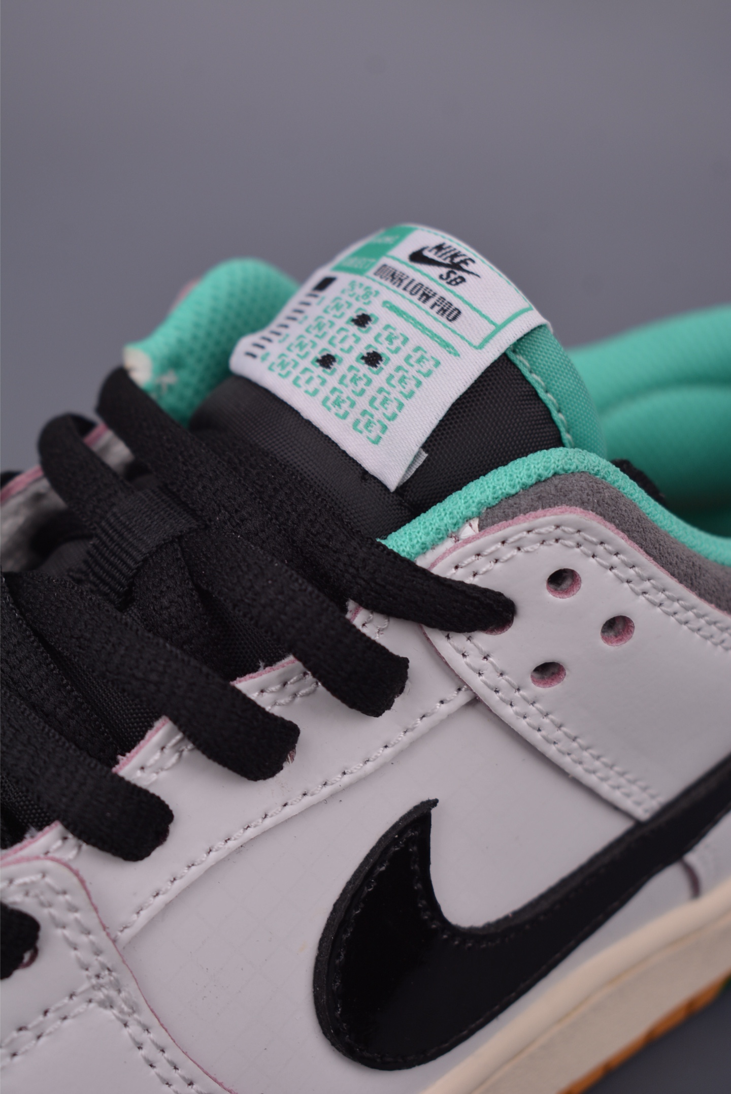 Nike SB Dunk Low Retro Sneakers - Premium Leather, Superior Comfort & Style 8 i1749683456375 3723 0 6