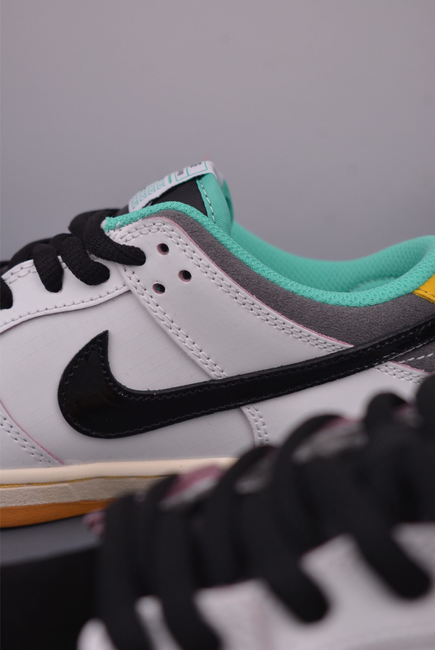 Nike SB Dunk Low Retro Sneakers - Premium Leather, Superior Comfort & Style 9 i1749683456415 3358 0 7