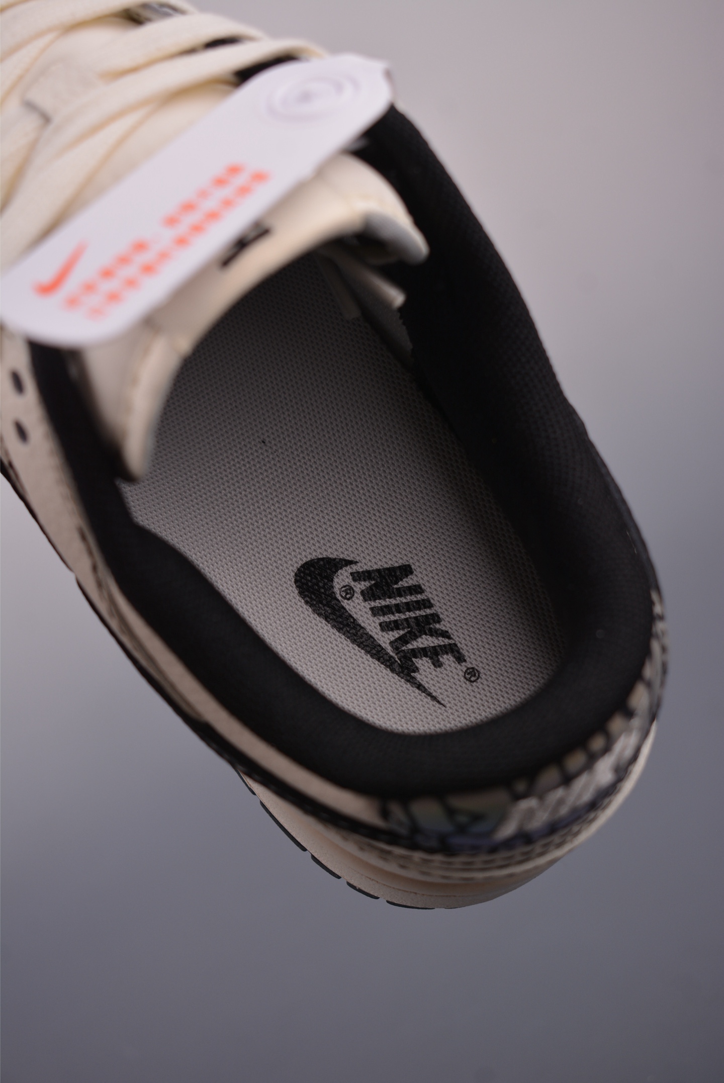 Nike SB Dunk Low Balenciaga Cream White Sneakers HS8068-0301124 9 i1749683504845 5737 0 8