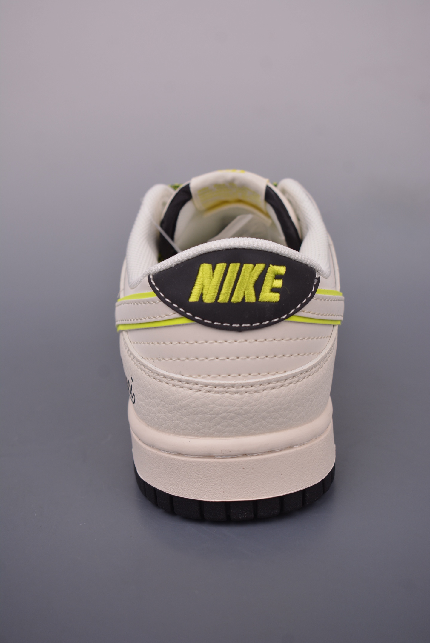 Nike SB Dunk Low Gucci Collab Premium Leather Sneakers - Limited Edition 4 i1749683539158 9647 0 3