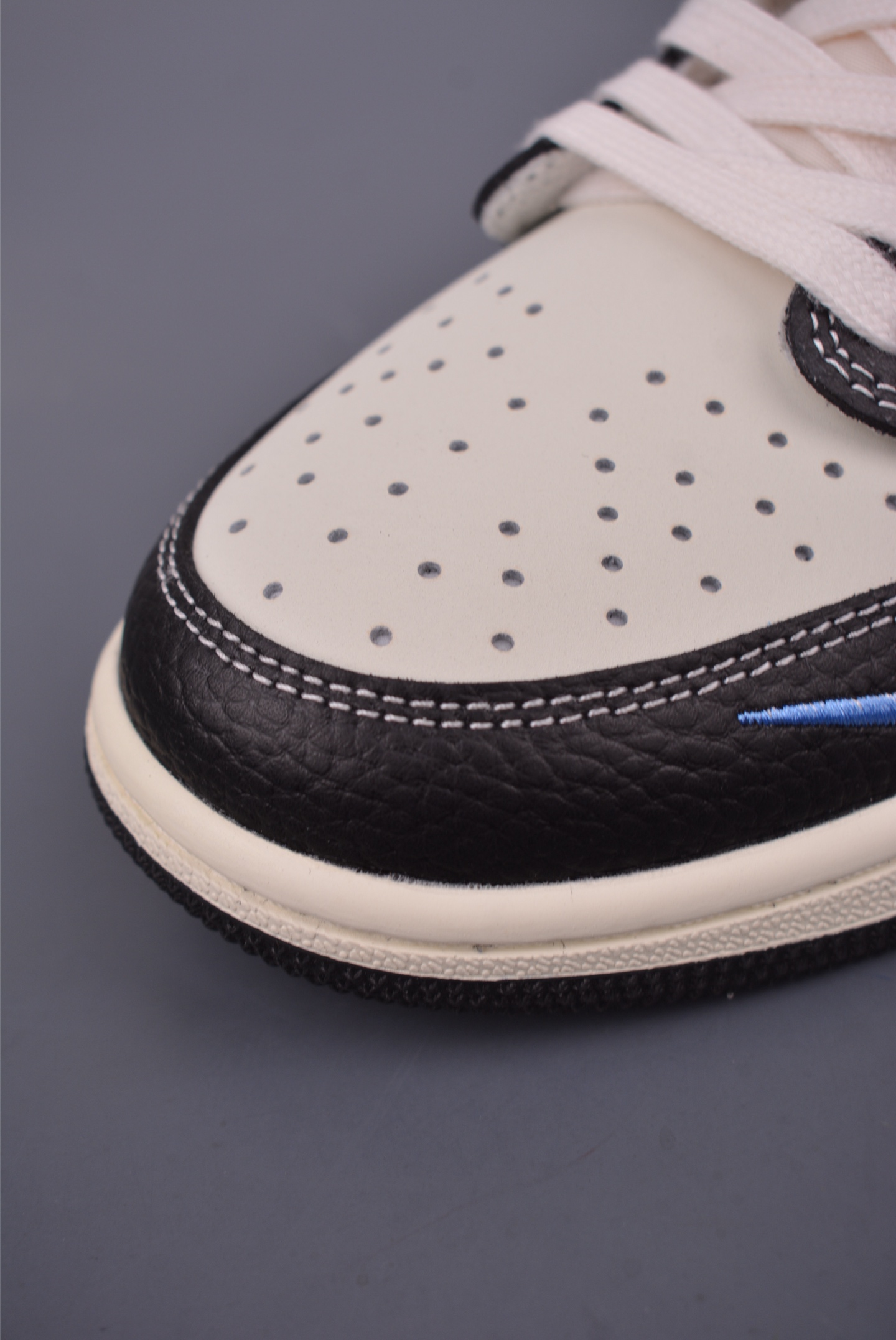 Fragment x Travis Scott x Dior Air Jordan 1 Low Black Toe Sneakers 6 i1749683687193 6214 0 5
