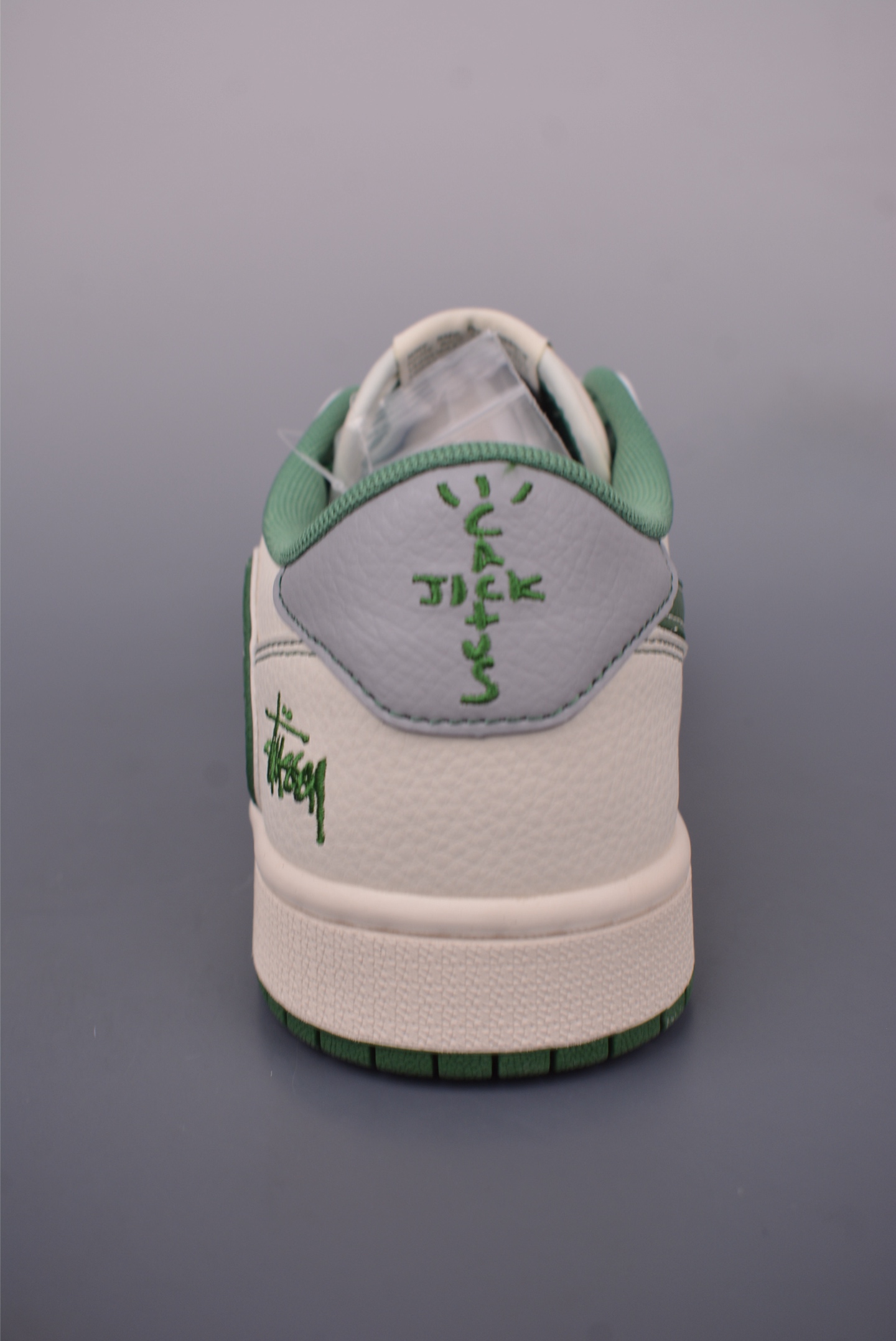 Fragment x Travis Scott x 斯图西 Air Jordan 1 Low 三方联名倒钩 XF8698-073-莆田鞋,莆田鞋货源,高仿鞋,高仿鞋货源,安福档口,莆田高仿鞋,莆田鞋批发,高仿鞋批发,莆田高仿运动鞋,高仿运动鞋,莆田运动鞋 Fragment x Travis Scott x 斯图西 Air Jordan 1 Low 三方联名倒钩 XF8698-073