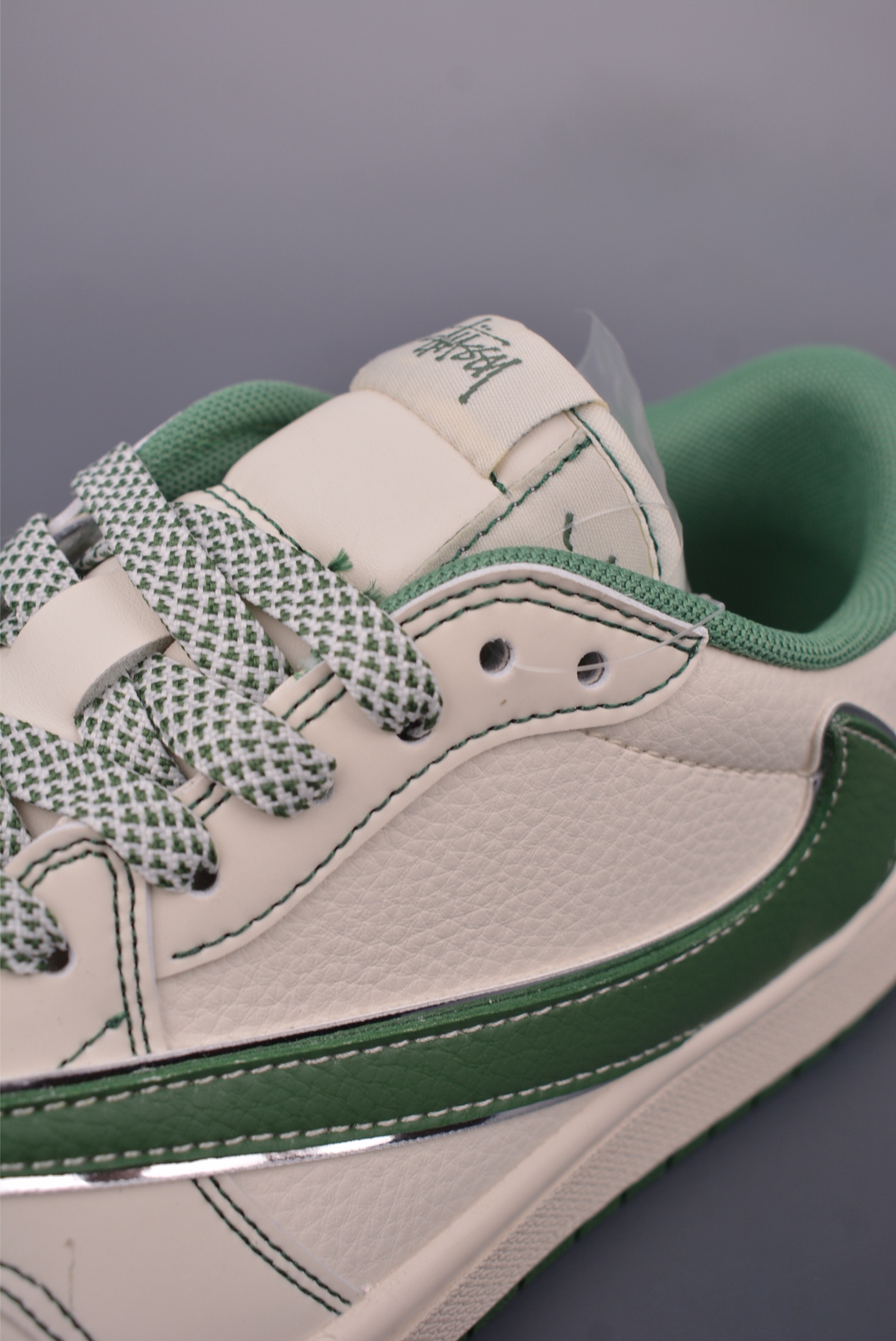 Fragment x Travis Scott x 斯图西 Air Jordan 1 Low 三方联名倒钩 XF8698-073-莆田鞋,莆田鞋货源,高仿鞋,高仿鞋货源,安福档口,莆田高仿鞋,莆田鞋批发,高仿鞋批发,莆田高仿运动鞋,高仿运动鞋,莆田运动鞋 Fragment x Travis Scott x 斯图西 Air Jordan 1 Low 三方联名倒钩 XF8698-073