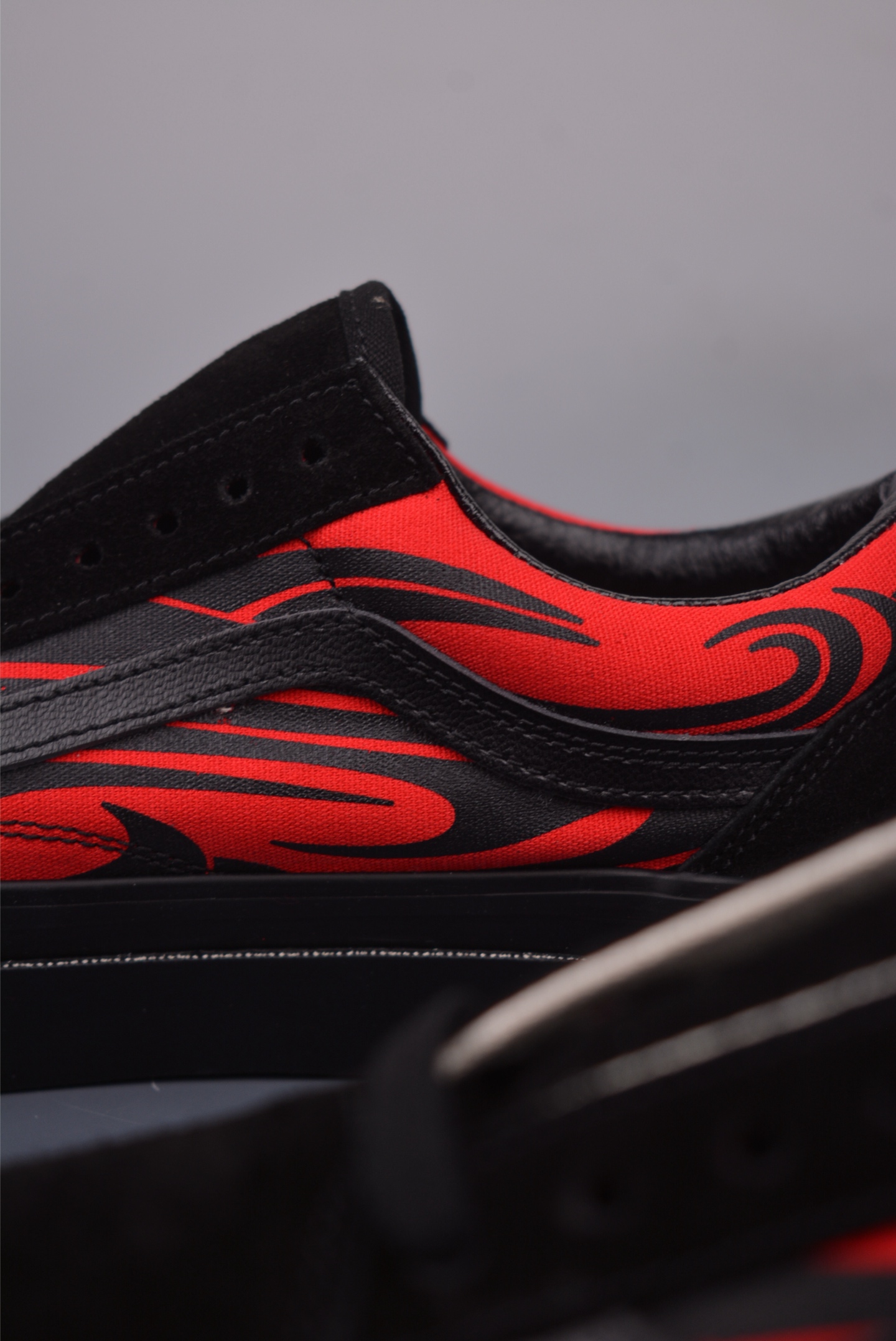 Vans Old Skool Premium Comfortable Black & Red Vulcanized Skate Shoes 9 i1749762516899 94 0 7