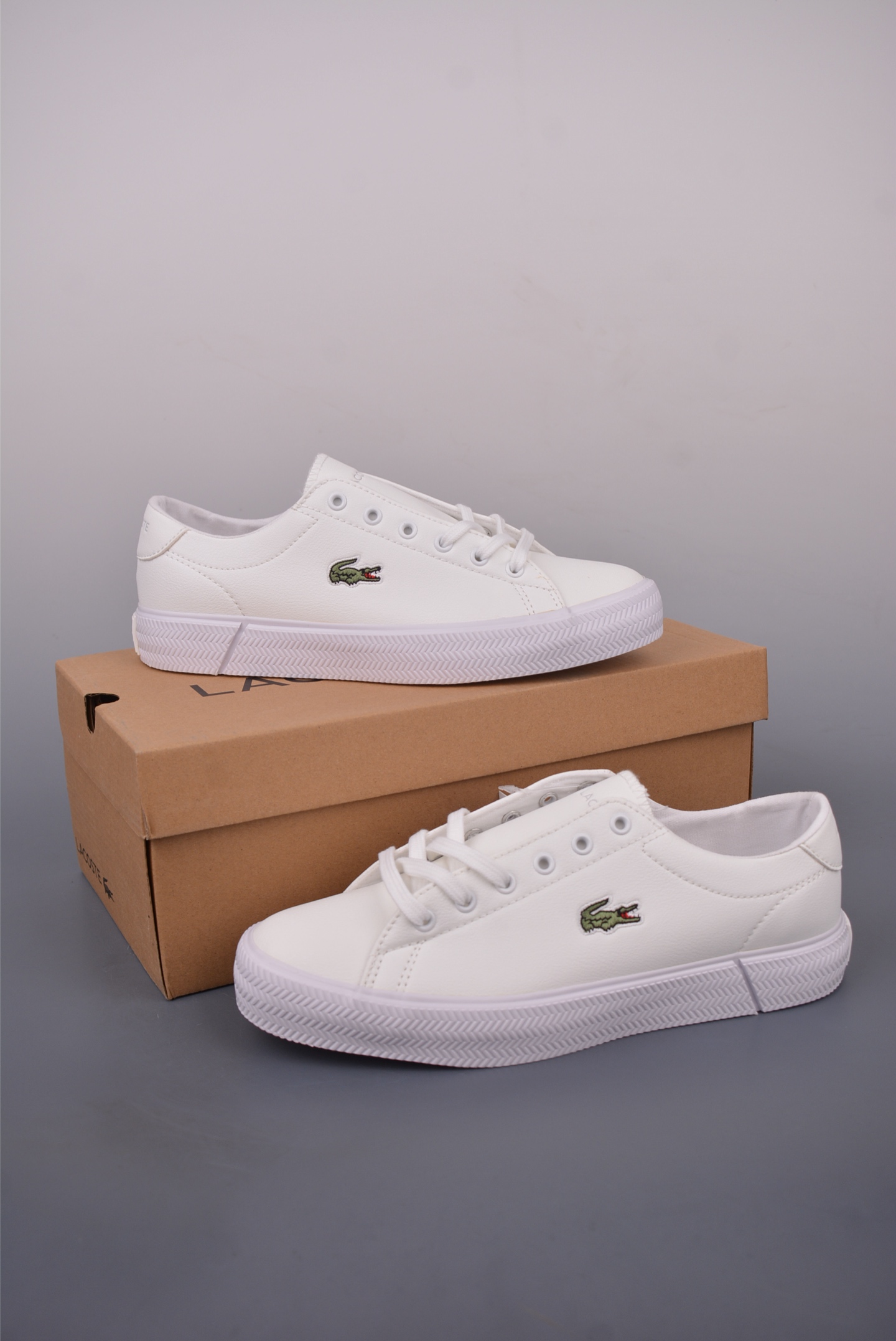 Lacoste Classic Low-Top Sneakers - Comfortable & Stylish Casual Shoes 1 i1749762641468 2288 0 0