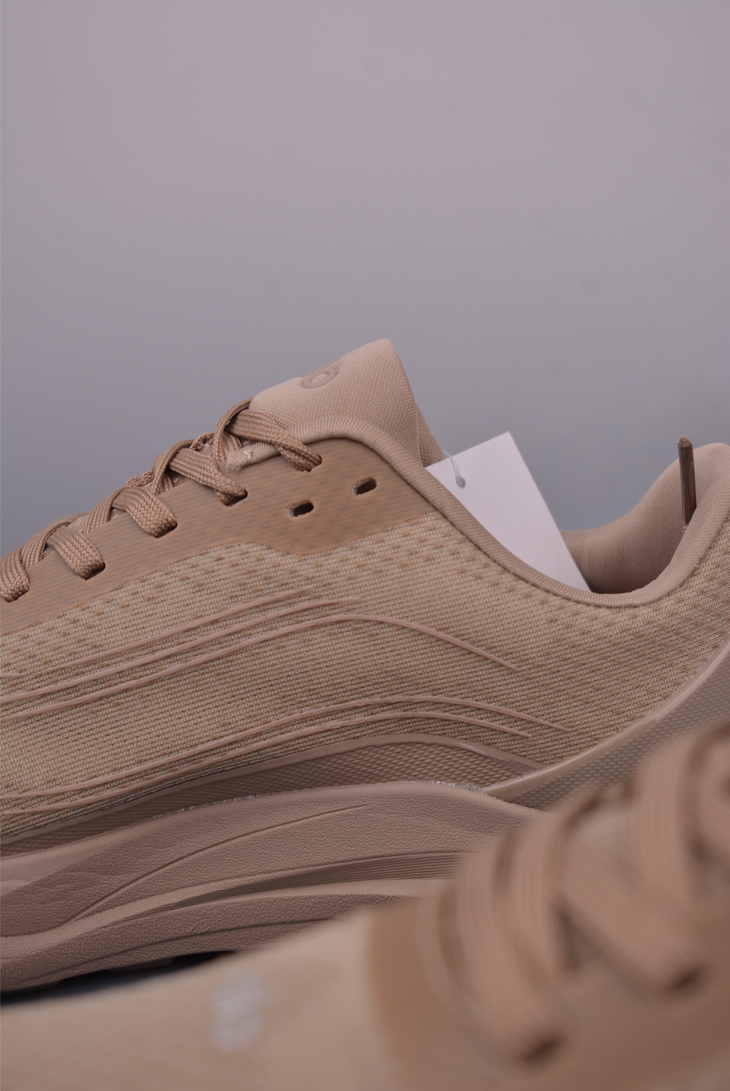 Alo Yoga Runner Mode Sneakers - Comfortable, Slip-Resistant, Low-Profile Design 8 i1749762799314 5867 0 7