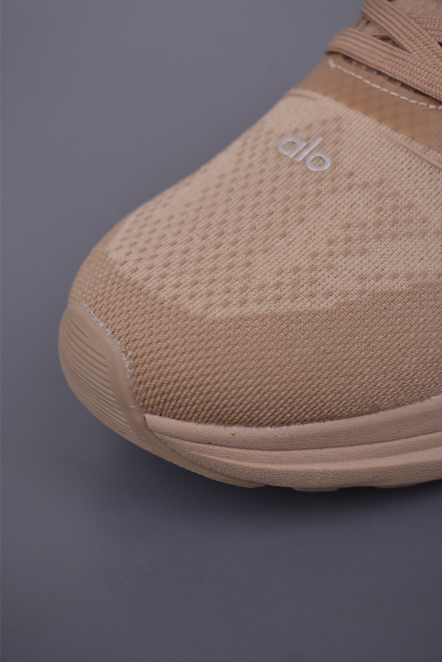 Alo Yoga Runner Mode Sneakers - Comfortable, Slip-Resistant, Low-Profile Design 6 i1749762802465 5616 0 5