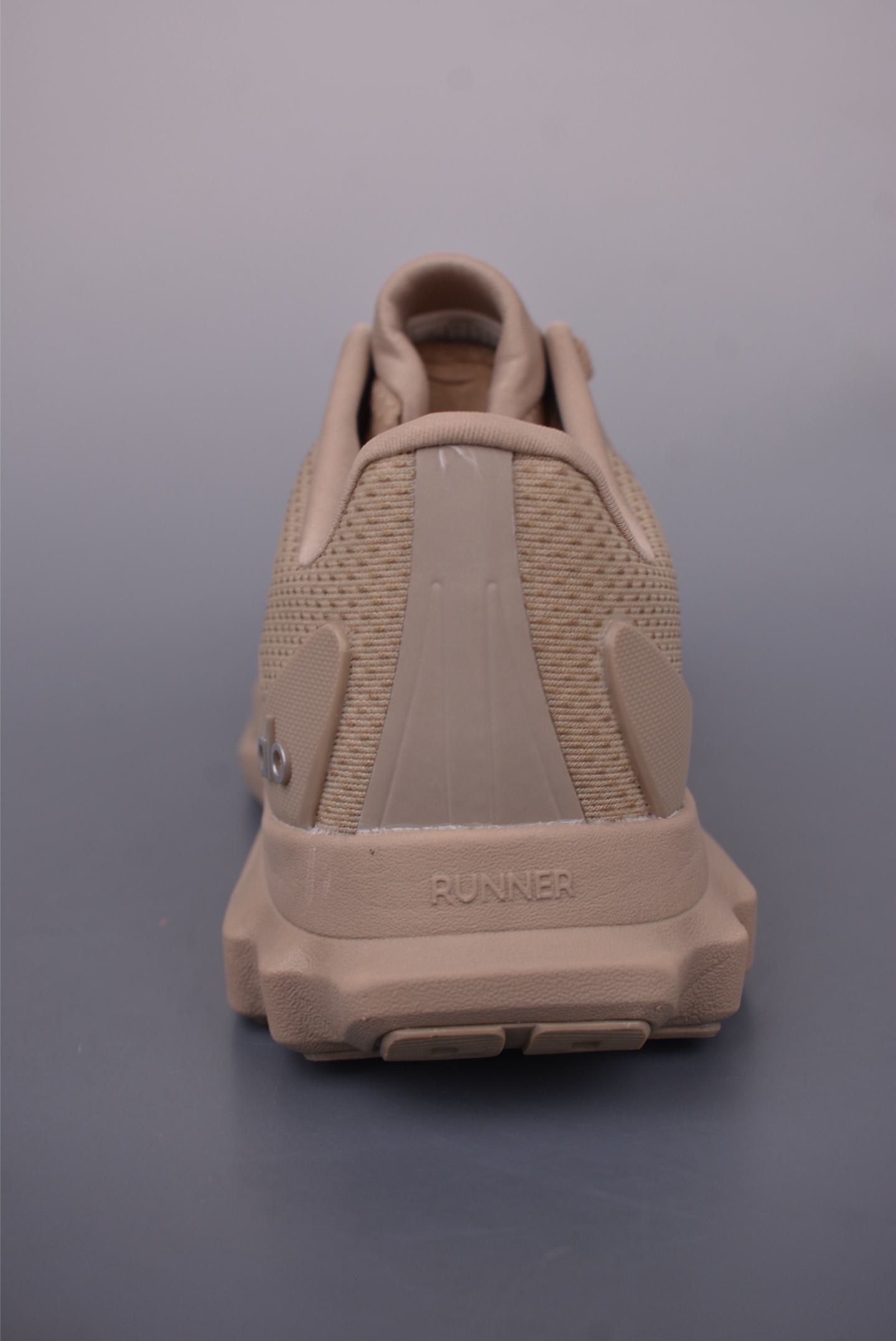 Alo Yoga Runner Mode Sneakers - Comfortable, Slip-Resistant, Low-Profile Design 4 i1749762802518 8418 0 3