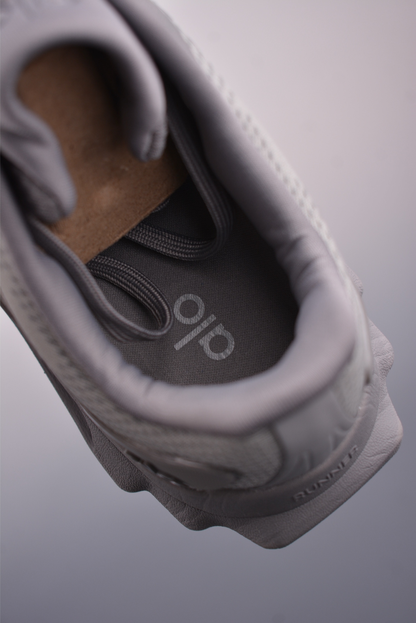 Alo Yoga Runner Mode Sneakers - Comfortable, Stylish, and Durable 9 i1749762819562 8607 0 8