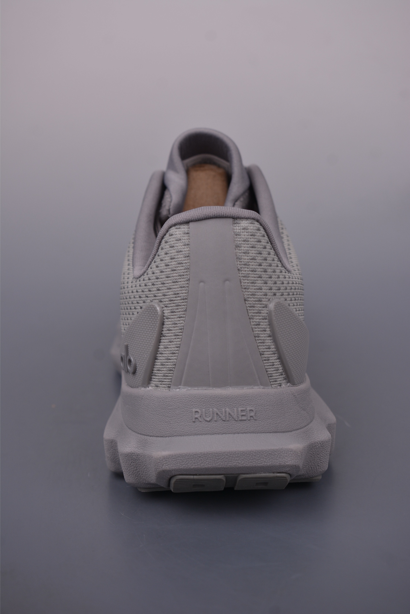 Alo Yoga Runner Mode Sneakers - Comfortable, Stylish, and Durable 4 i1749762819602 6904 0 3