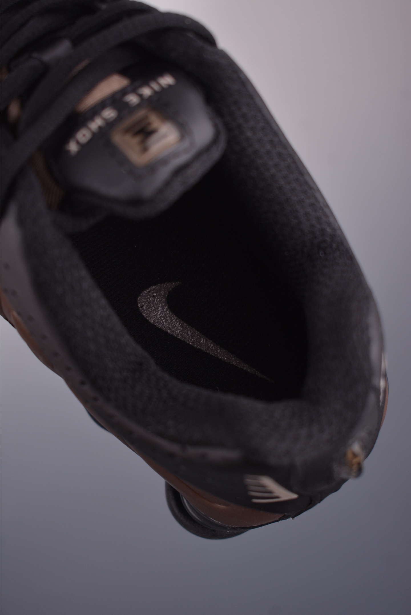 Nike Shox Ride 2 SP x Supreme Running Shoes - Full Cushion Comfort 10 i1749765262467 5539 0 8