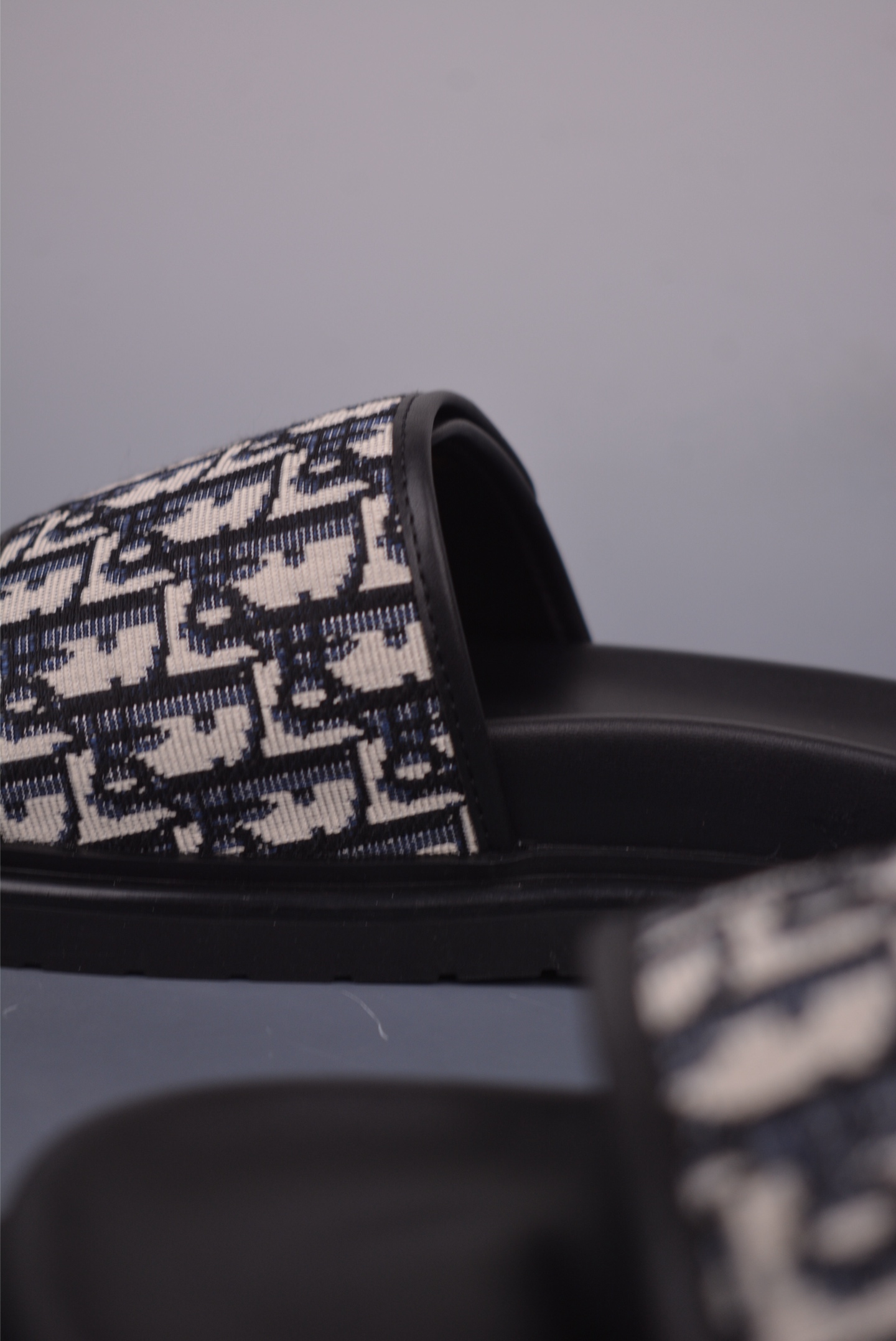 Dior H-Town Oblique Slides: Iconic Style, Supreme Comfort, and Adjustable Fit 8 i1749766891250 4496 0 7