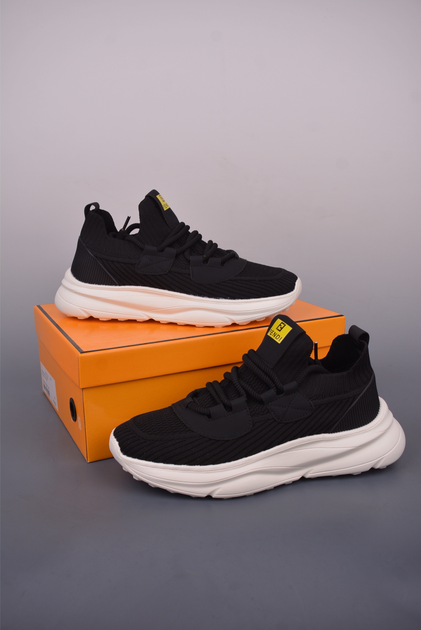 Fendi Men's Fashionable Low-Top Casual Sneakers - Stylish and Comfortable 2 i1749767205258 7206 0 4