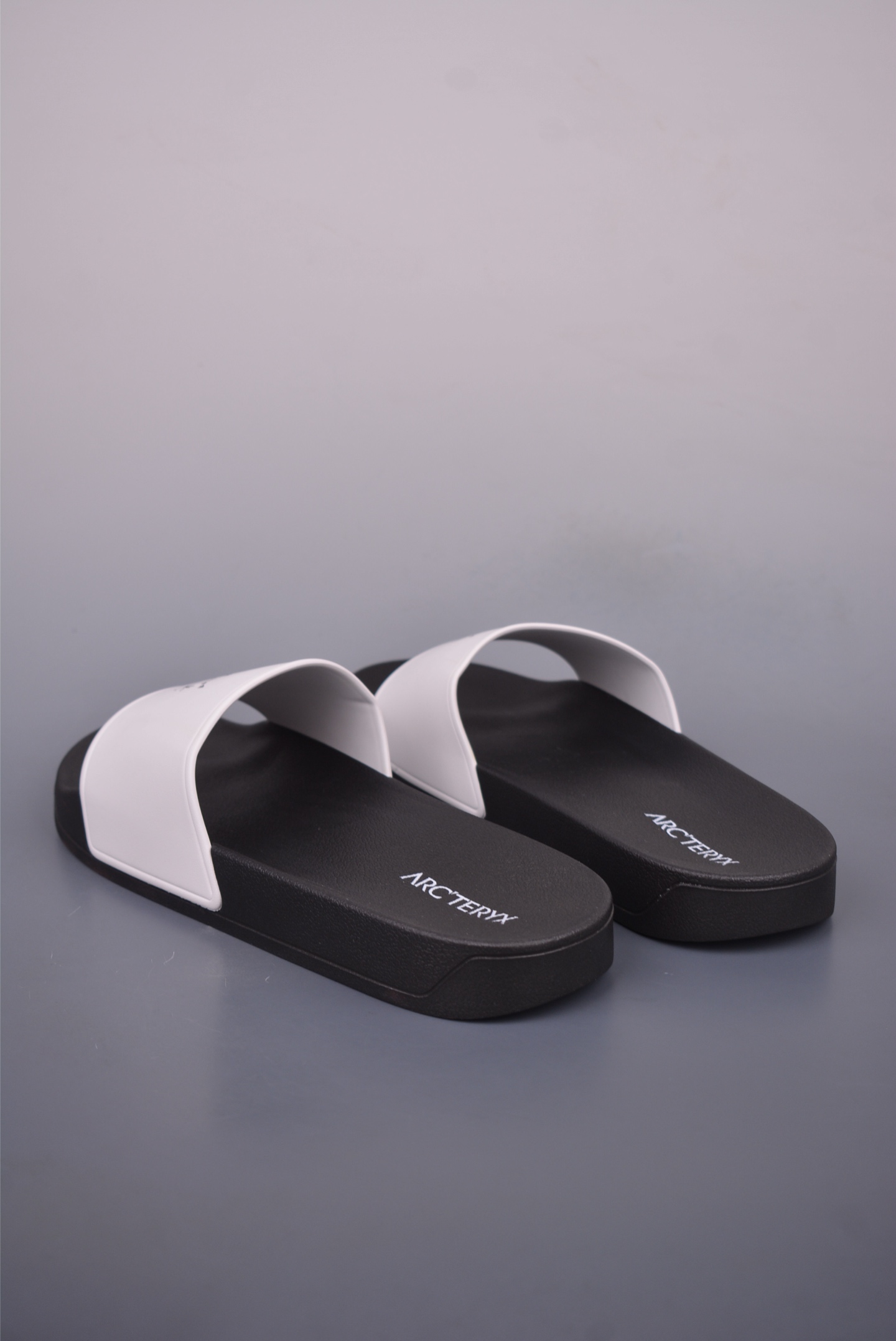 Arc'teryx Men's White and Black Slide Sandal, Comfortable and Supportive Design 4 i1749767403571 3751 0 2