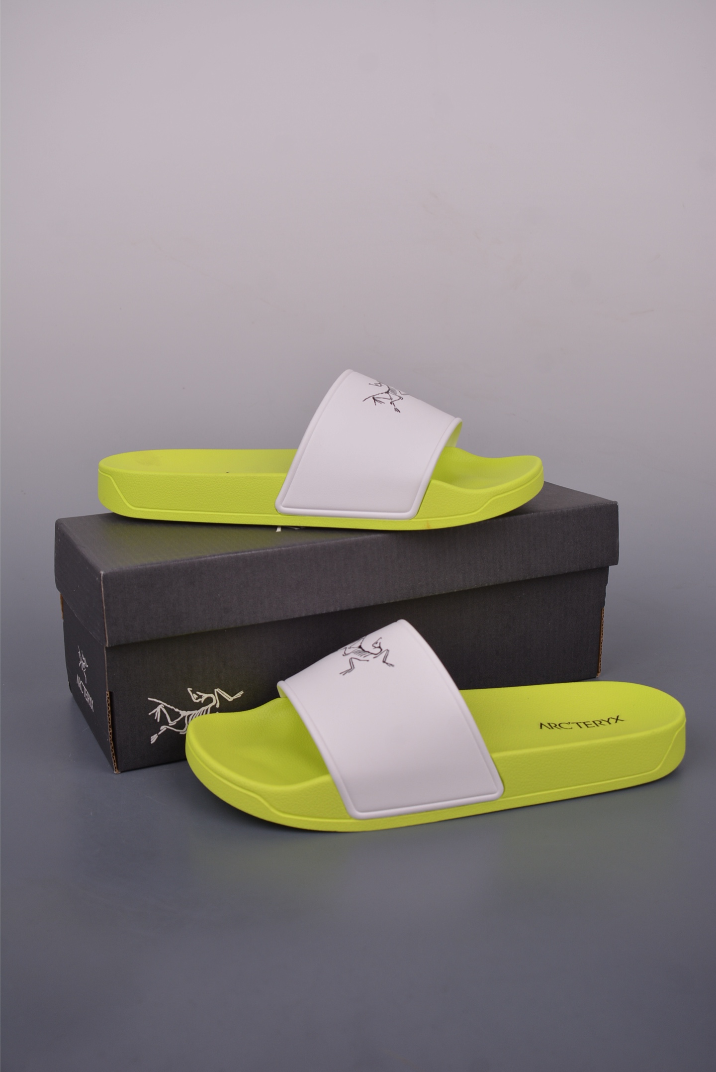 Arc'teryx Slipper M - Comfortable One-Piece Slide Sandals for Men and Women 2 i1749767453748 7874 0 0