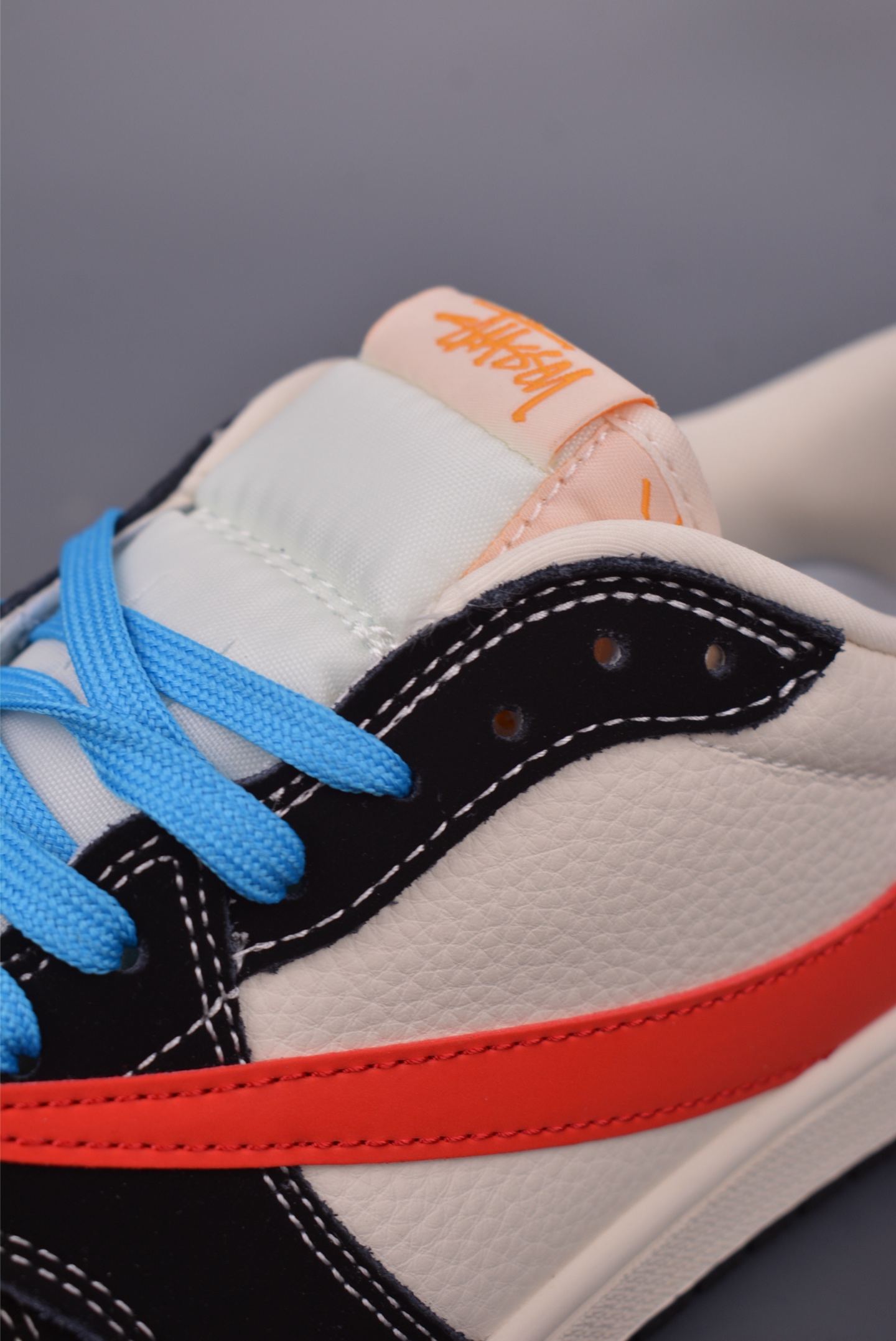 Fragment x Travis Scott x Diy Air Jordan 1 Low 三方联名倒钩 XB197933-莆田鞋,莆田鞋货源,高仿鞋,高仿鞋货源,安福档口,莆田高仿鞋,莆田鞋批发,高仿鞋批发,莆田高仿运动鞋,高仿运动鞋,莆田运动鞋 Fragment x Travis Scott x Diy Air Jordan 1 Low 三方联名倒钩 XB197933