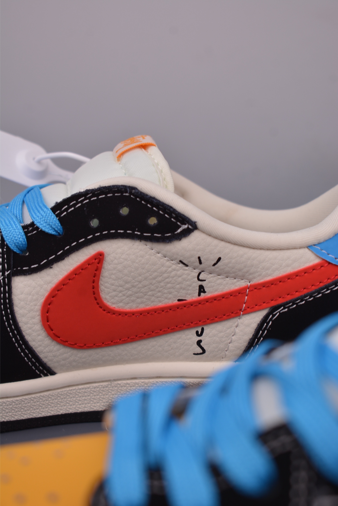 Fragment x Travis Scott x Diy Air Jordan 1 Low 三方联名倒钩 XB197933-莆田鞋,莆田鞋货源,高仿鞋,高仿鞋货源,安福档口,莆田高仿鞋,莆田鞋批发,高仿鞋批发,莆田高仿运动鞋,高仿运动鞋,莆田运动鞋 Fragment x Travis Scott x Diy Air Jordan 1 Low 三方联名倒钩 XB197933