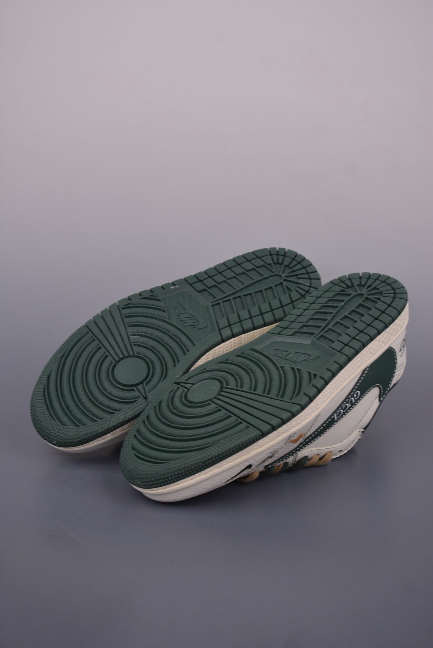 Gucci Air Jordan 1 Low Sneakers - Fashionable Comfort and Iconic Design 4 i1749767915004 8713 0 2