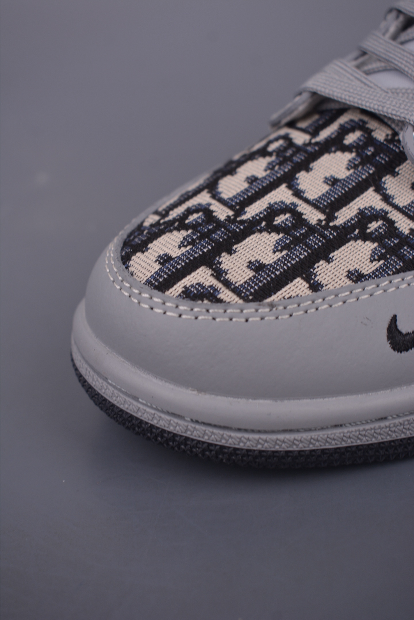 Dior Air Jordan 1 Low: Stylish, comfortable sneakers with iconic Dior design. 7 i1749768044270 9672 0 5