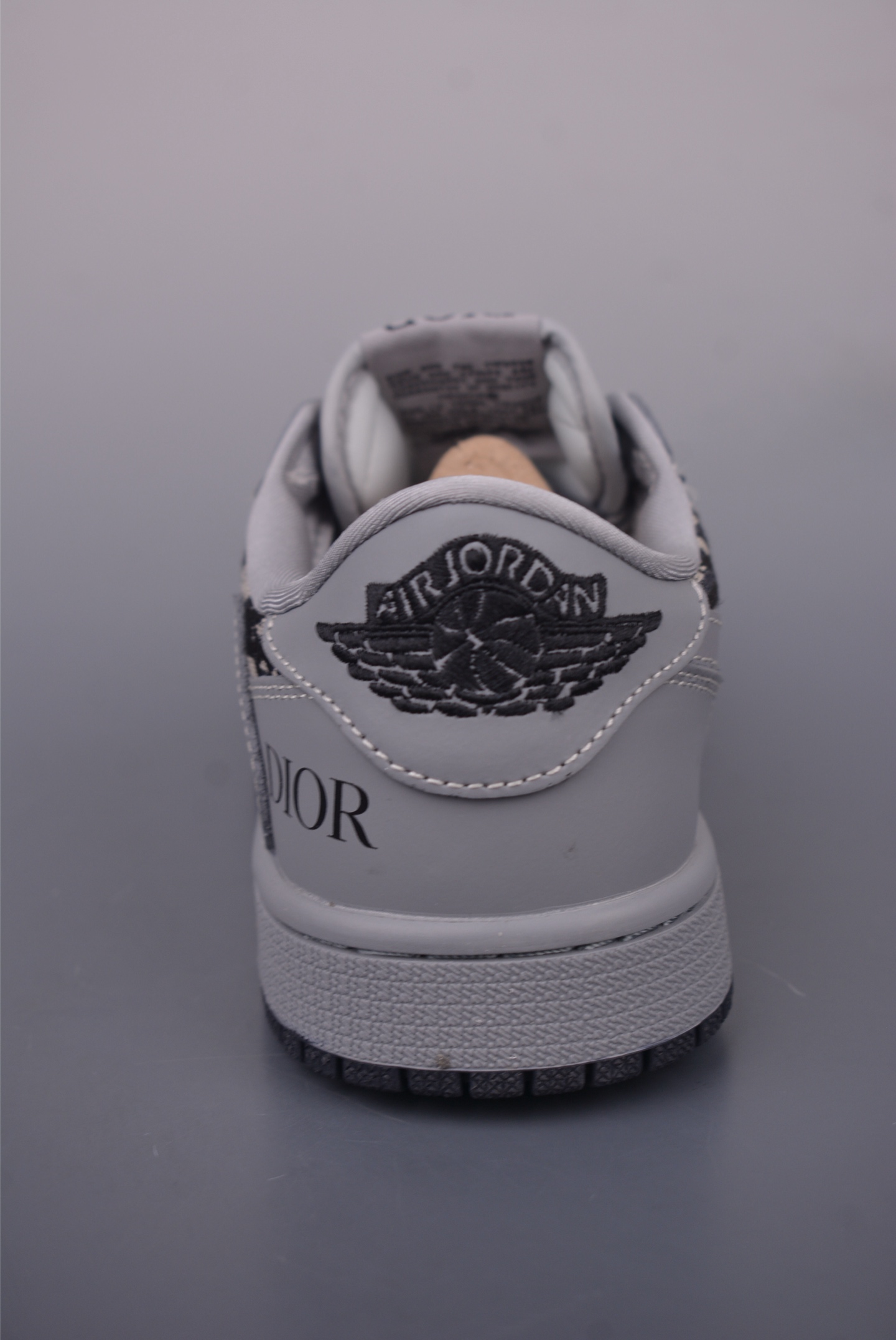 Dior Air Jordan 1 Low: Stylish, comfortable sneakers with iconic Dior design. 5 i1749768044297 3816 0 3