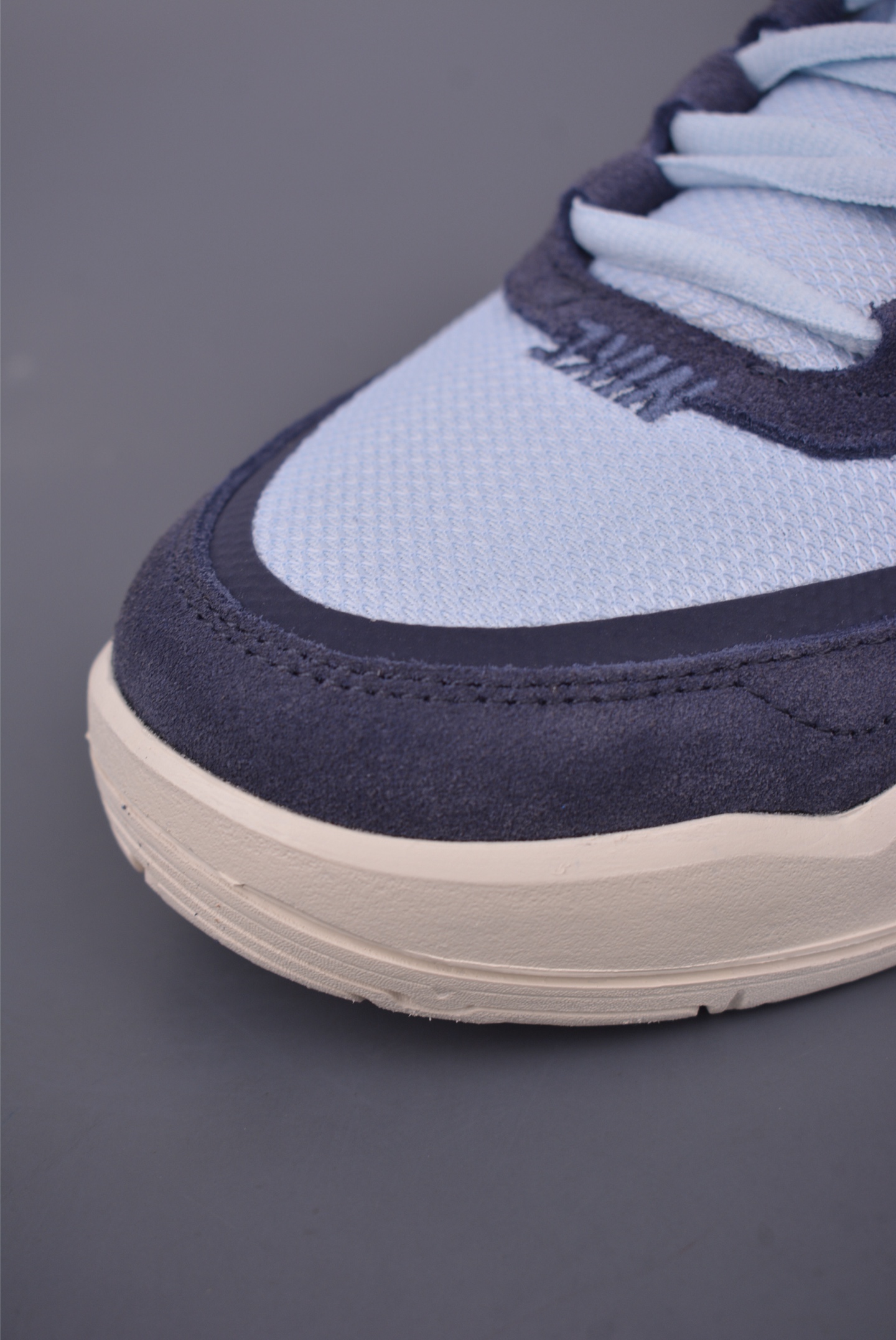Nike SB Day One Low-Top Skateboarding Shoes with Air Zoom Cushioning 7 i1749768088738 5612 0 5