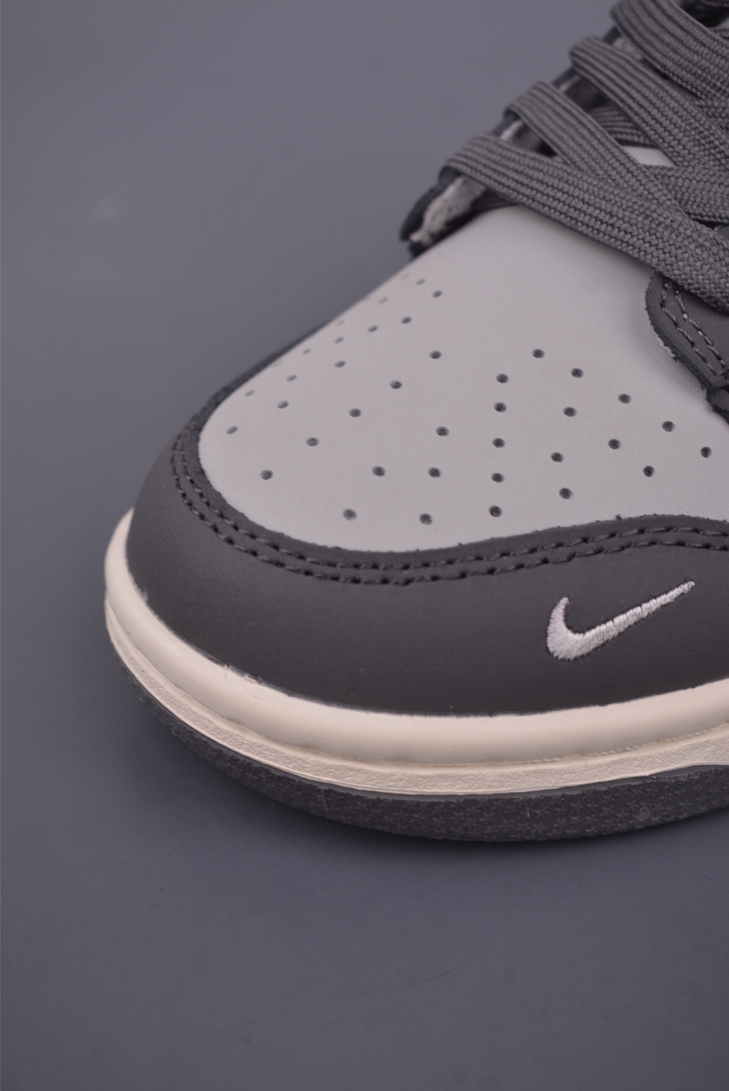 Nike SB Dunk Low Stussy Collab Grey Sneakers - Premium Quality & Comfort 7 i1749768456867 5652 0 5