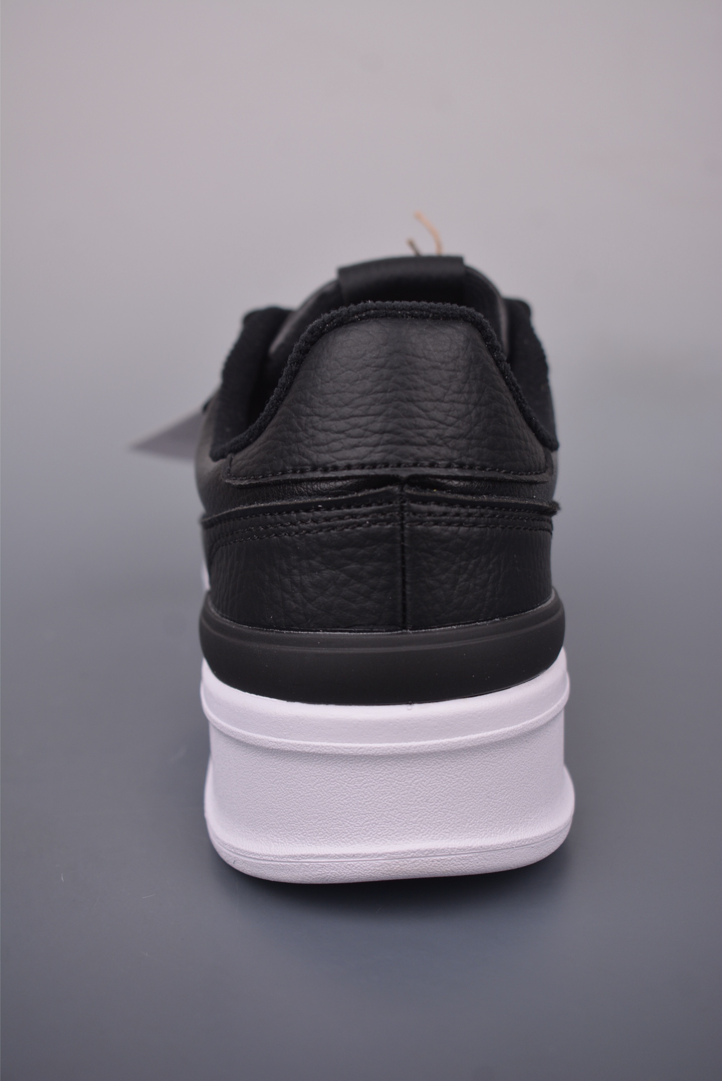 Adidas Aspyre Low-Top Sneakers - Comfortable, Durable, and Stylish 4 i1749850837267 4193 0 3