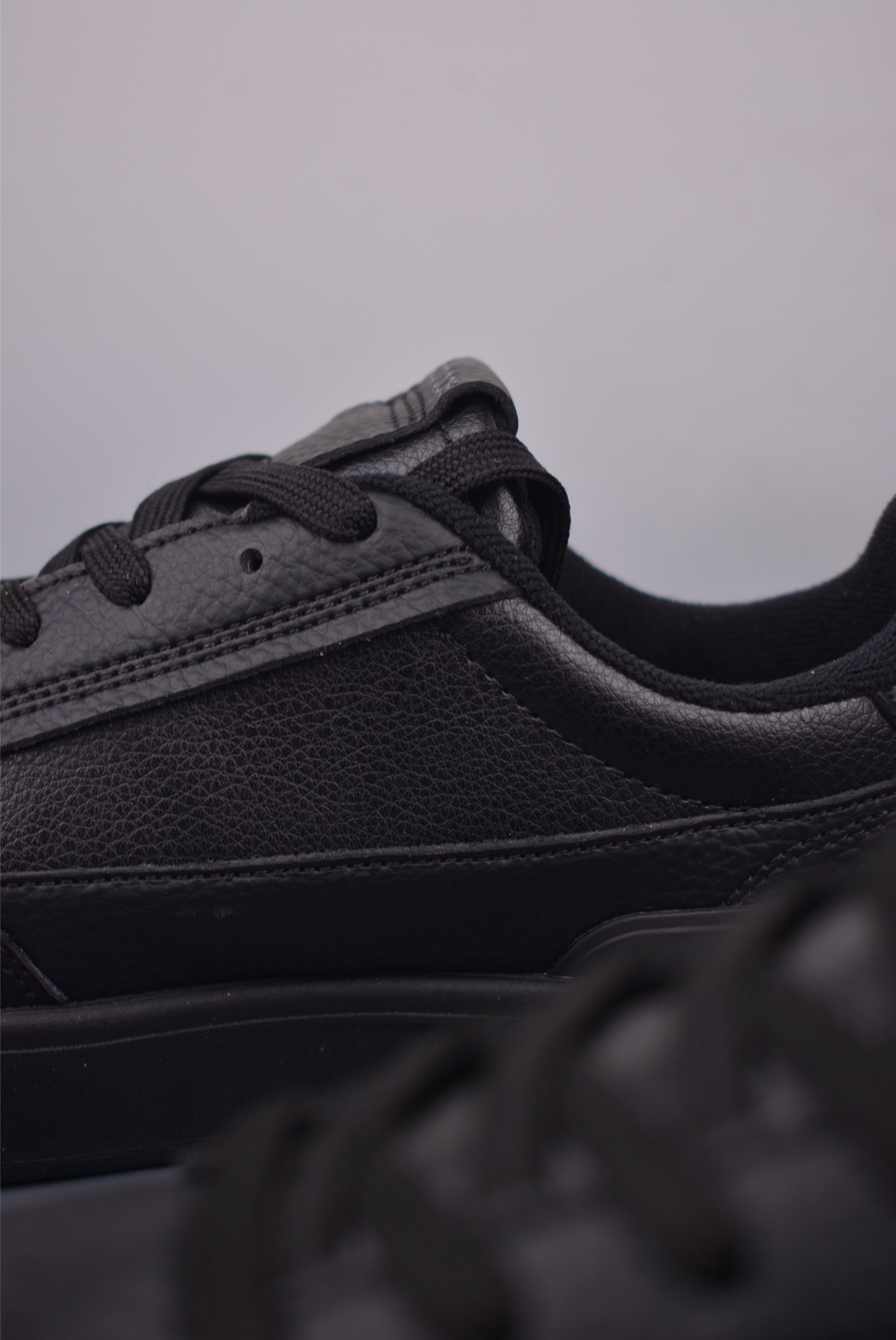 Adidas Aspyre Low-Top Sneakers - Comfortable, Durable, and Stylish Design 9 i1749850860585 2611 0 7