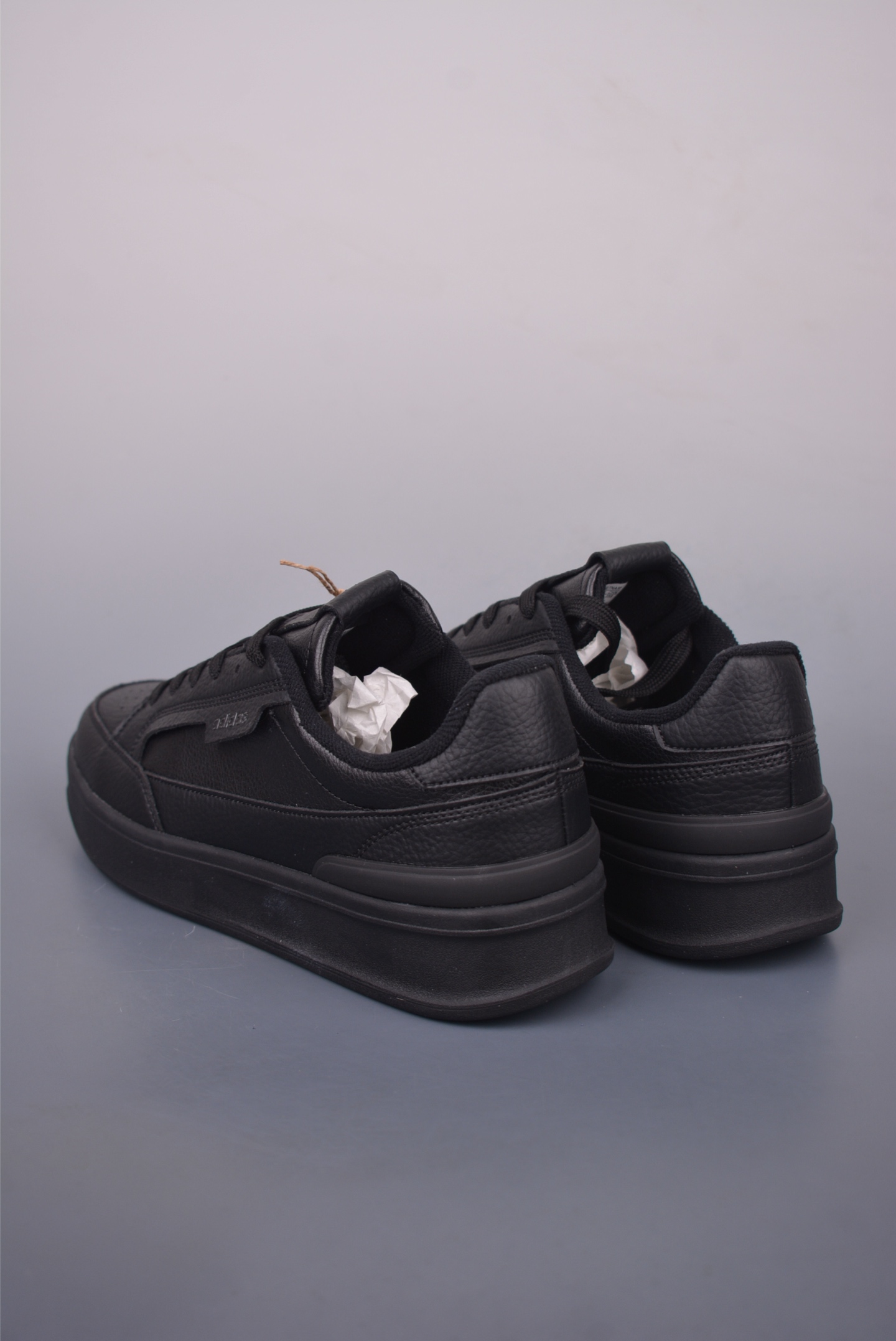 Adidas Aspyre Low-Top Sneakers - Comfortable, Durable, and Stylish Design 3 i1749850861765 3174 0 1