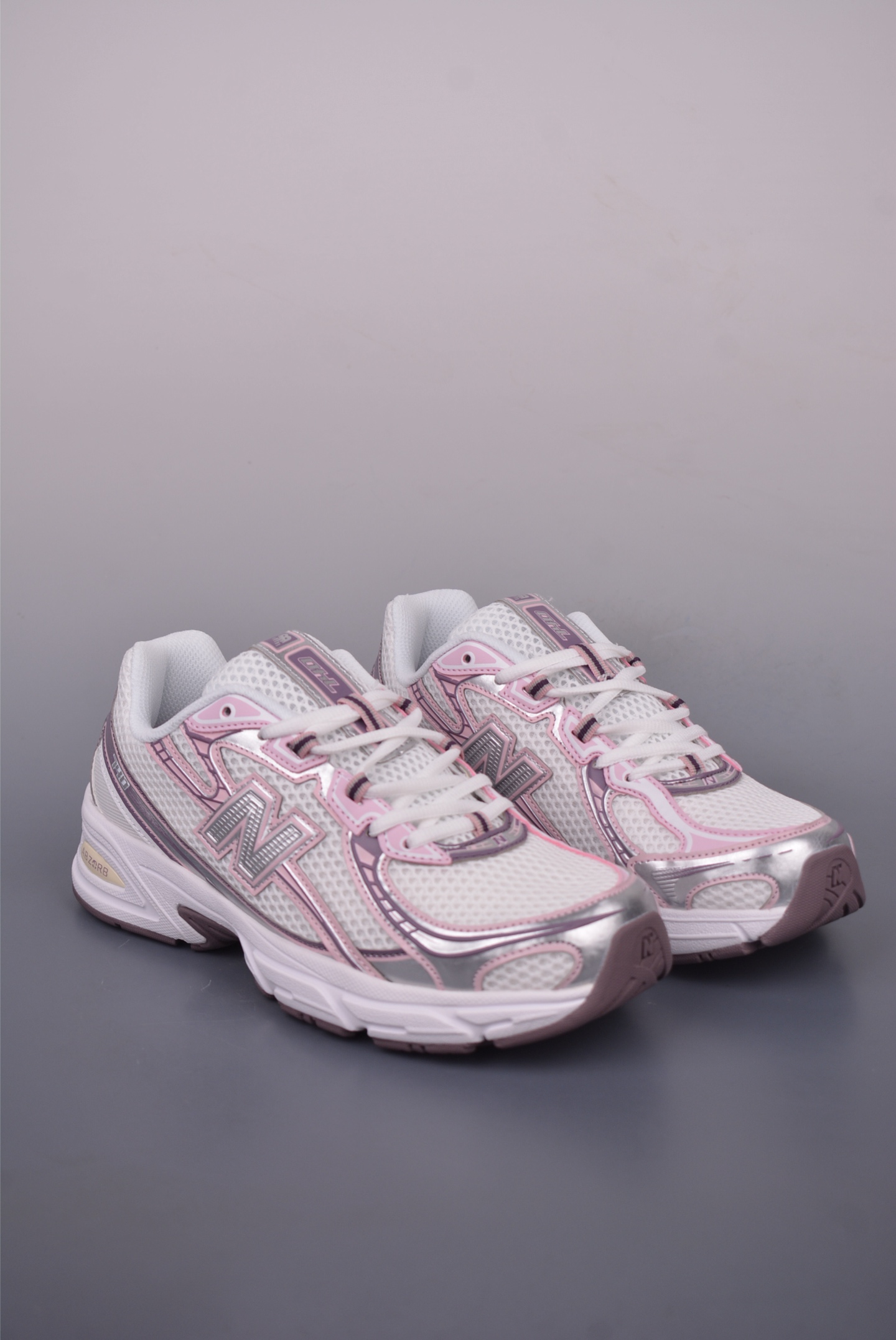 New Balance 740 Retro Running Shoes - Stylish, Comfortable, and Durable 2 i1749851092479 9689 0 0