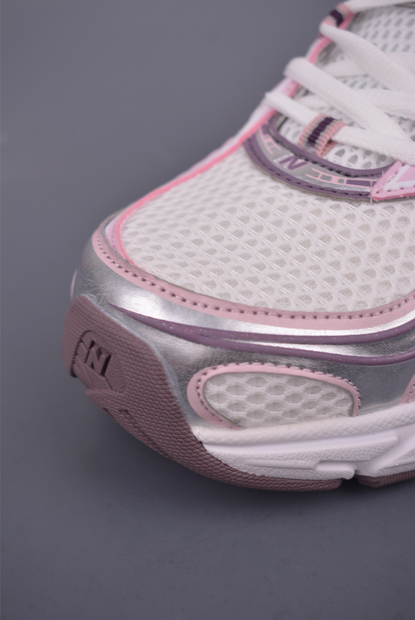 New Balance 740 Retro Running Shoes - Stylish, Comfortable, and Durable 7 i1749851093833 7298 0 5