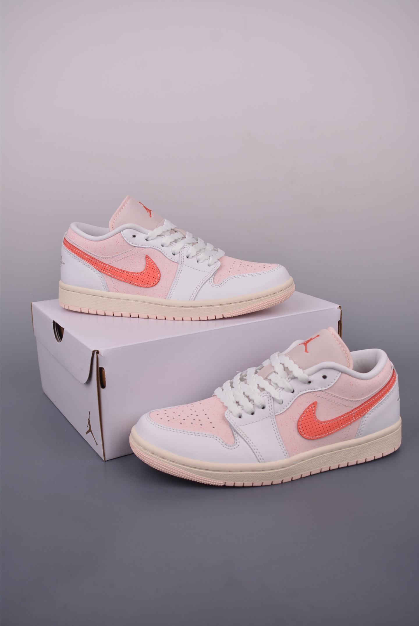 原装裸鞋级 市面最高工艺产物 Air Jordan 1 Low白粉 IB8156-133