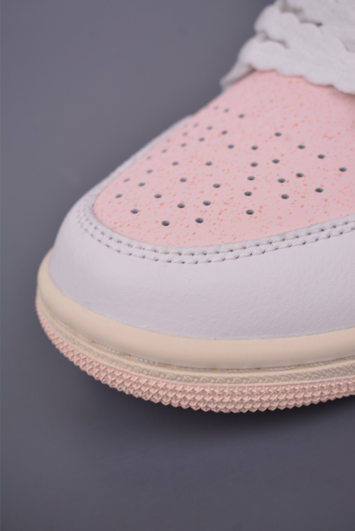 原装裸鞋级 市面最高工艺产物 Air Jordan 1 Low白粉 IB8156-133