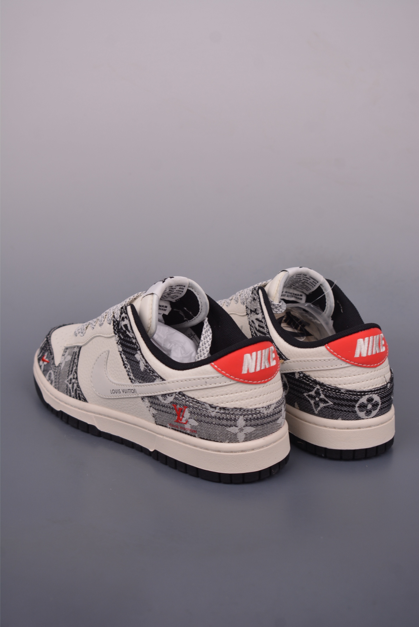 Nike SB Dunk Low Louis Vuitton Collab Premium Leather Sneakers 3 i1749855869745 7989 0 1