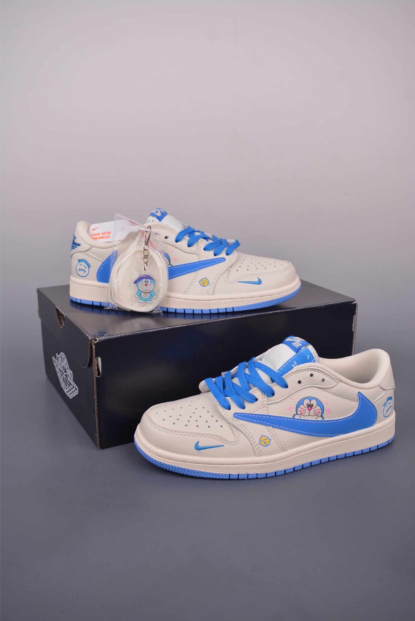 Fragment x Travis Scott x 多啦A梦 Air Jordan 1 Low 三方联名倒钩  XS2024-068