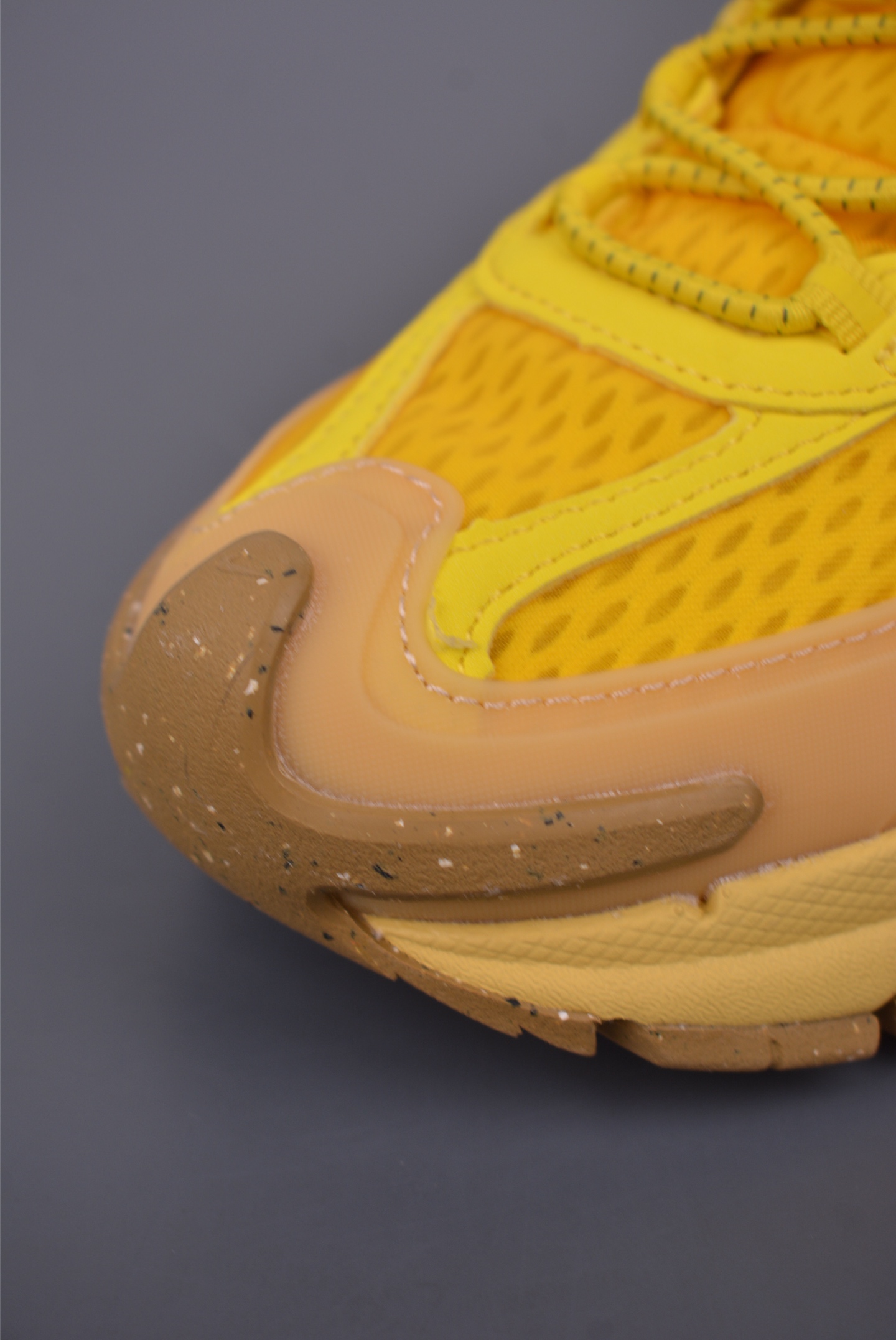 Nike Zoom Vomero 5 Roam Retro Running Shoes - Yellow/Brown - HJ4646-700 6 i1749933185213 9021 0 5