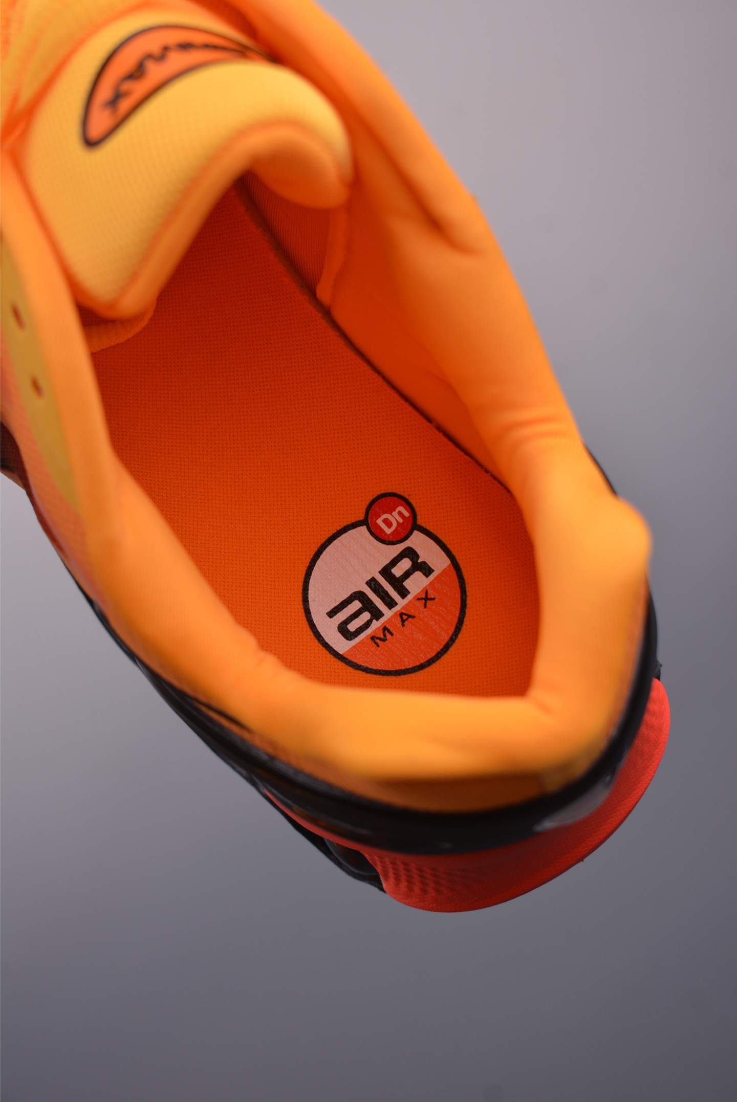 Nike Air Max DN8 Running Shoes - Full-Length Air Cushioning for Comfort 9 i1749939567112 7027 0 8