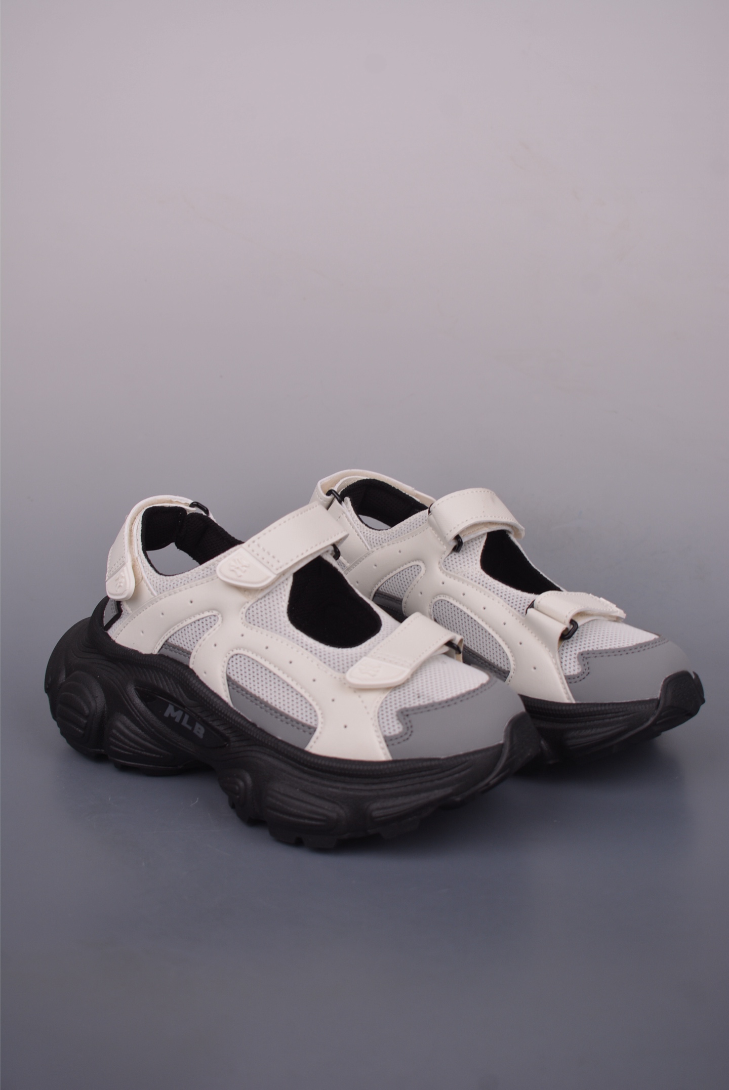 MLB Winner Chunky Mask Sandal: Fashionable Platform Sandals 2 i1749939660697 4661 0 0