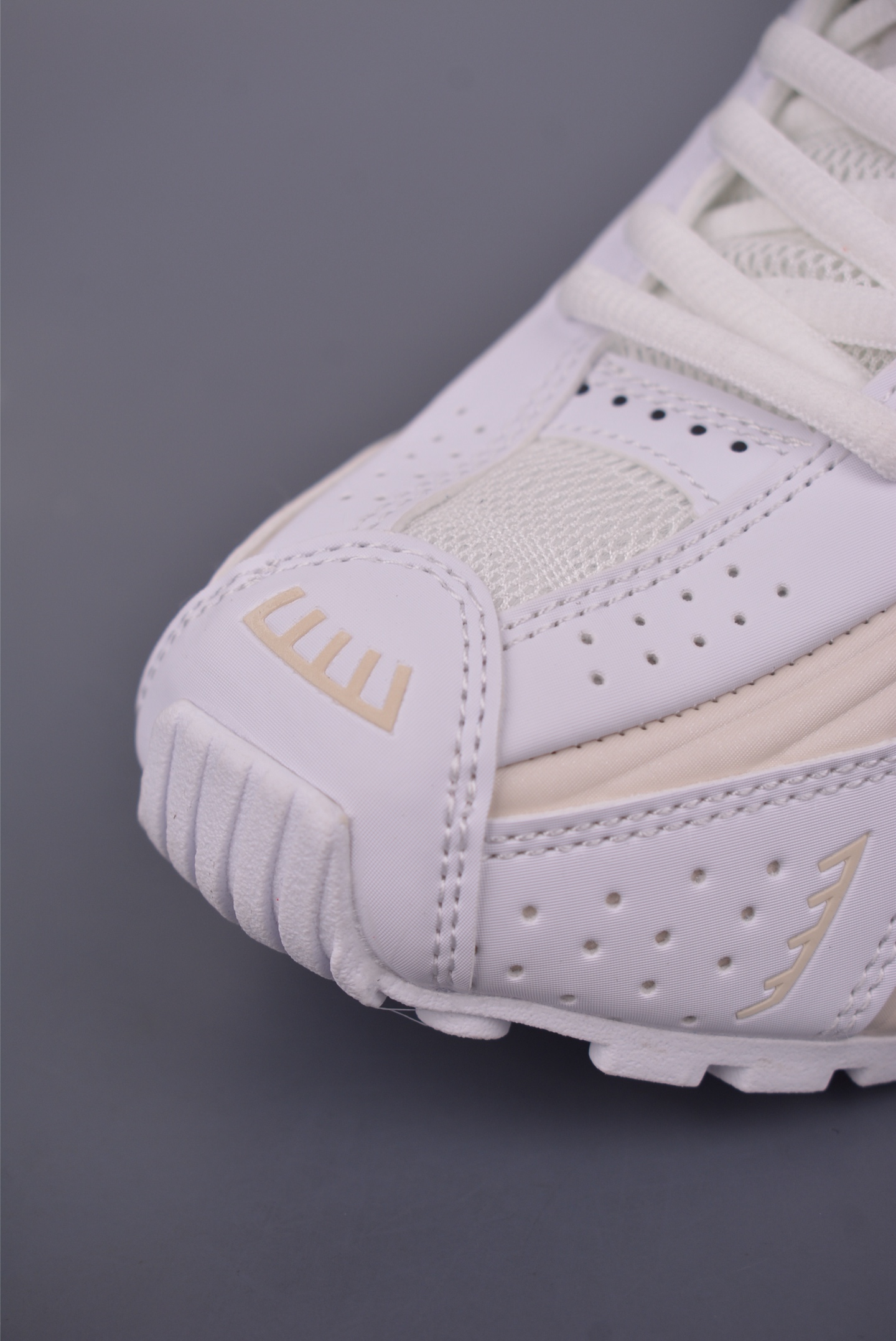 Nike Shox Ride 2 SP x Supreme Running Shoes - Cushion Comfort & Style 7 i1749944623058 704 0 5