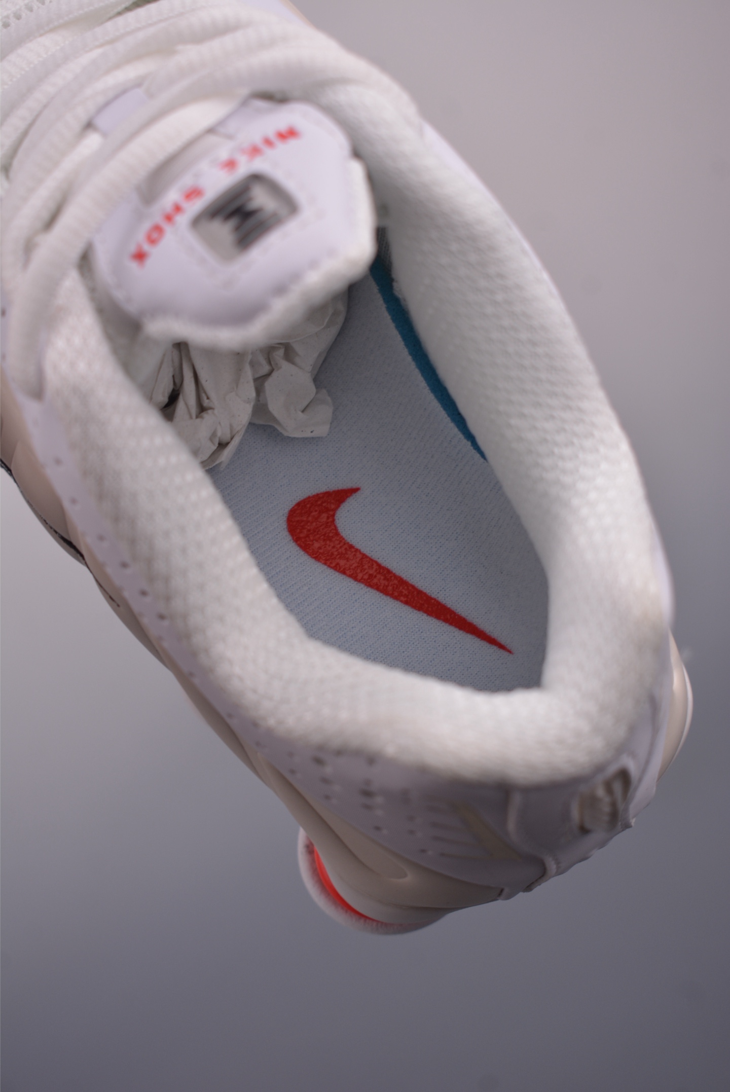 Nike Shox Ride 2 SP x Supreme Running Shoes - Cushion Comfort & Style 10 i1749944627639 2598 0 8