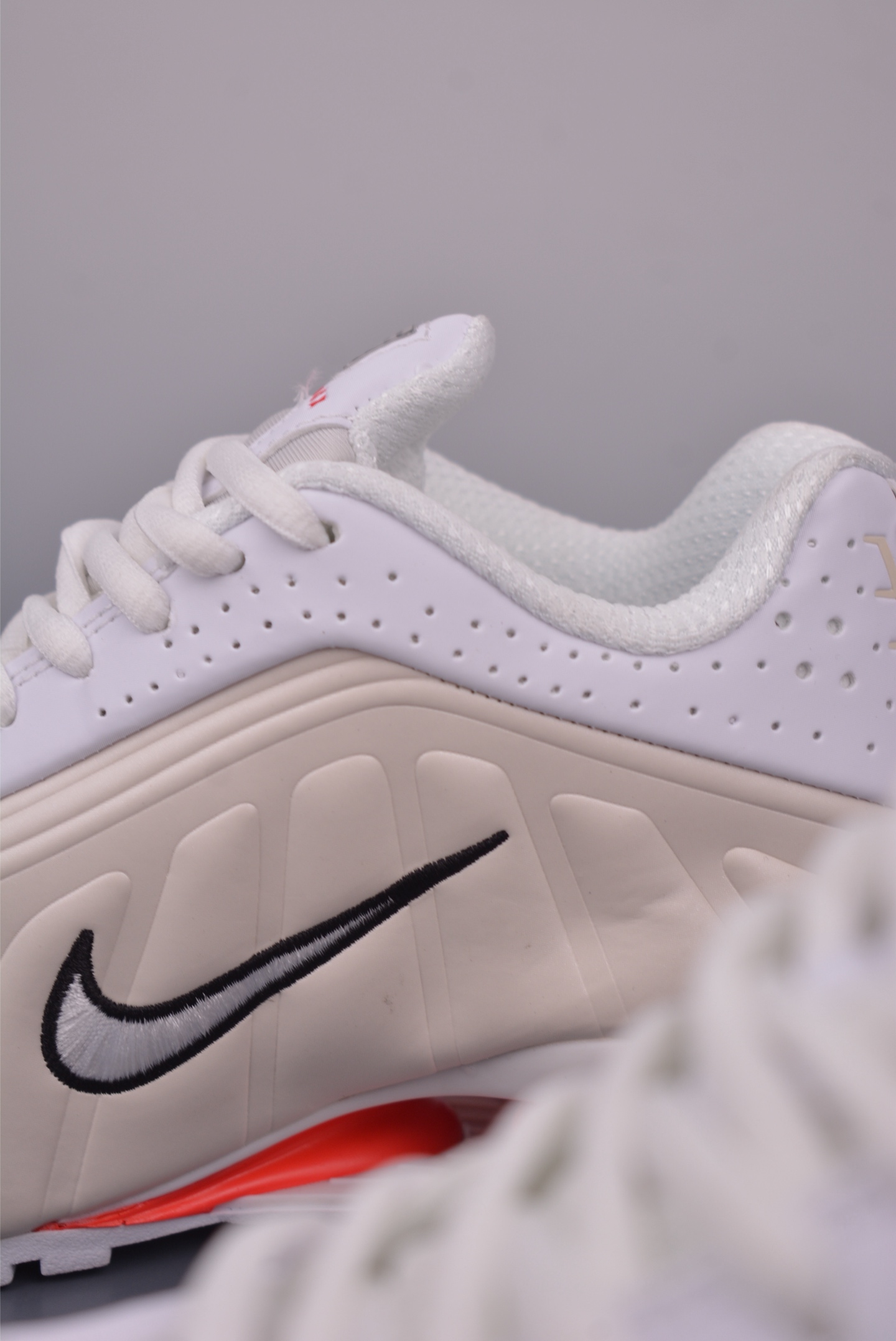 Nike Shox Ride 2 SP x Supreme Running Shoes - Cushion Comfort & Style 9 i1749944627670 5721 0 7