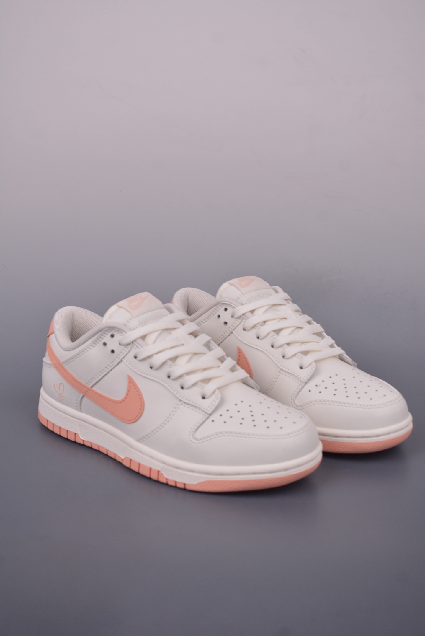 Nike SB Dunk Low White/Pink - Premium Leather, Superior Comfort, Style Icon 1 i1749944657432 9129 0 0
