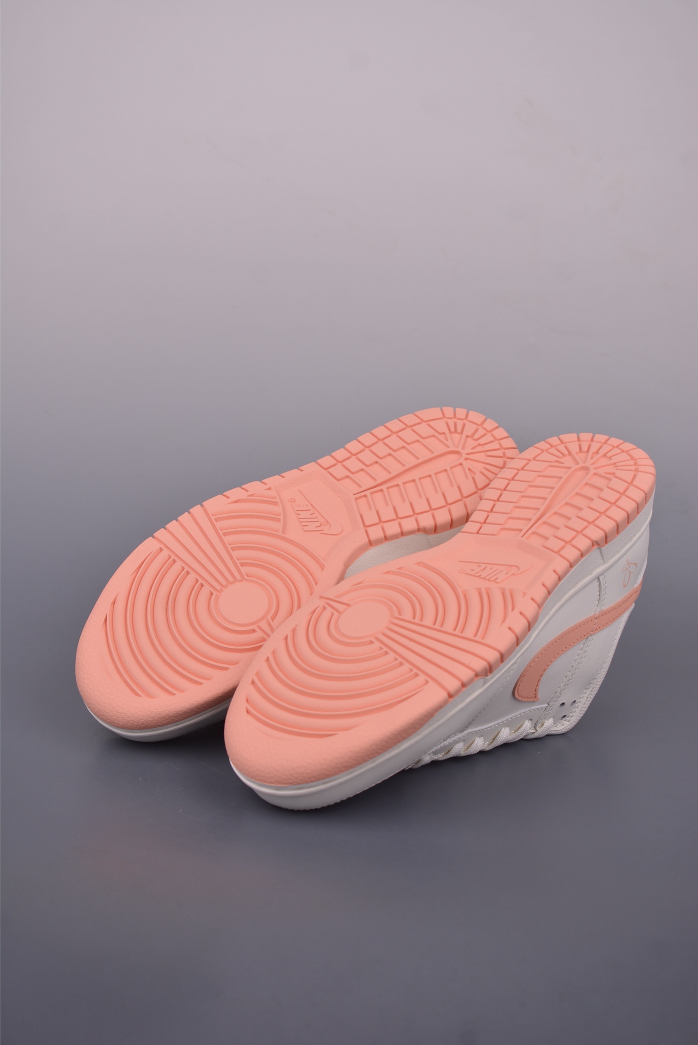 Nike SB Dunk Low White/Pink - Premium Leather, Superior Comfort, Style Icon 3 i1749944661741 5524 0 2