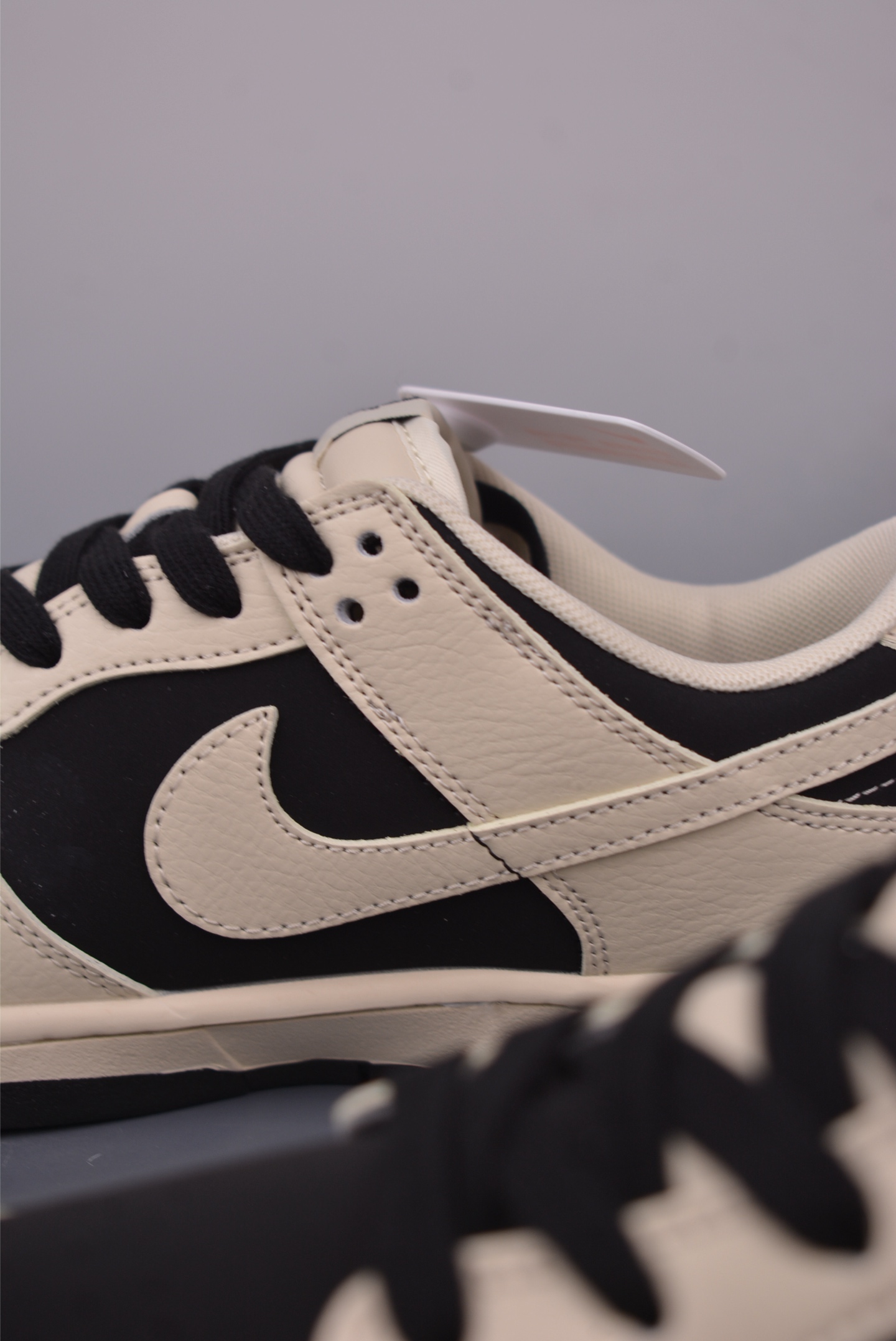 Nike SB Dunk Low Burberry: Premium Leather, Exclusive Design, and Perfect Comfort 8 i1749944706945 1906 0 7