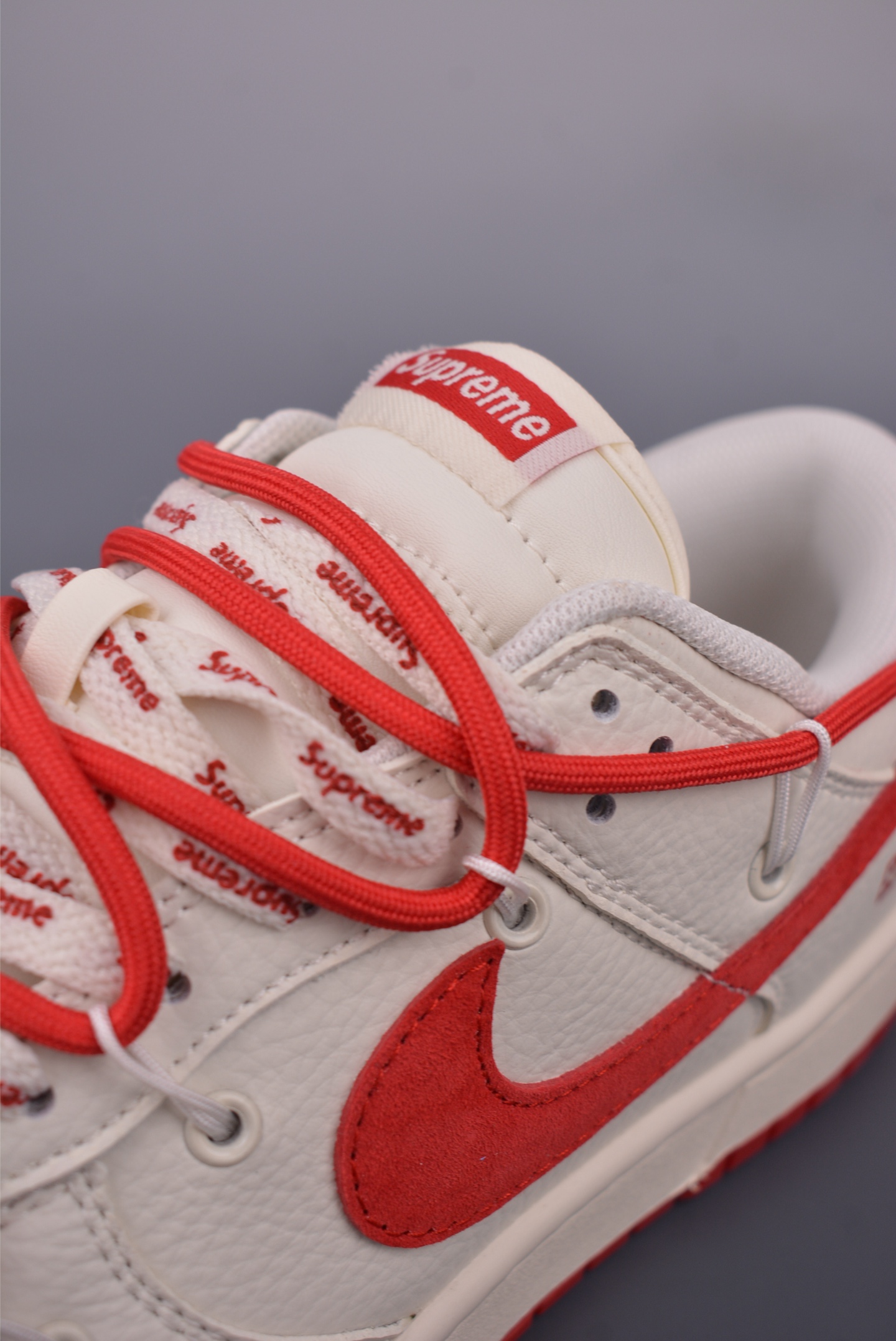 Nike SB Dunk Low Supreme Collab Deconstructed Drawstring Laces Sneakers 8 i1749944831435 3572 0 6