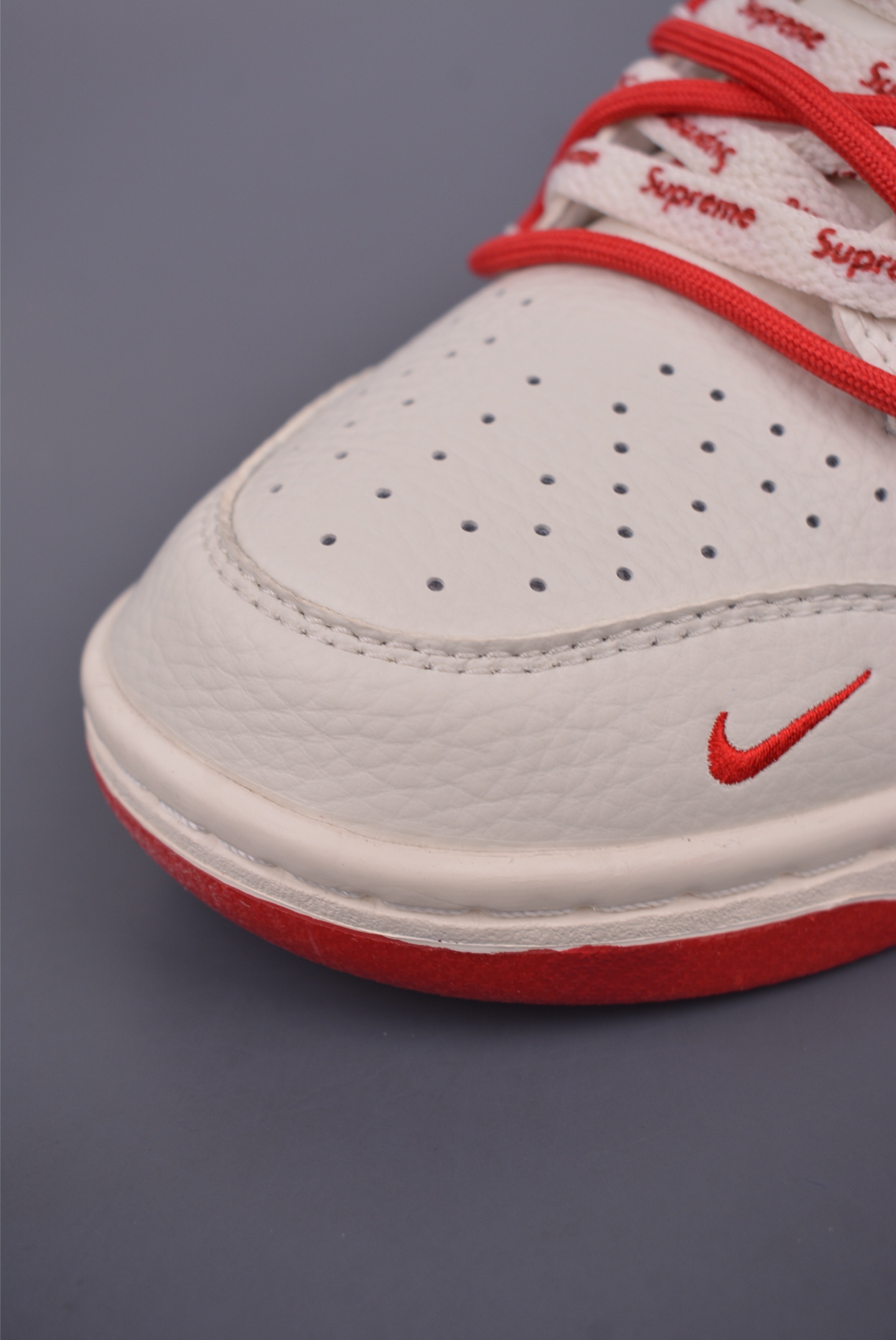 Nike SB Dunk Low Supreme Collab Deconstructed Drawstring Laces Sneakers 7 i1749944831499 4644 0 5
