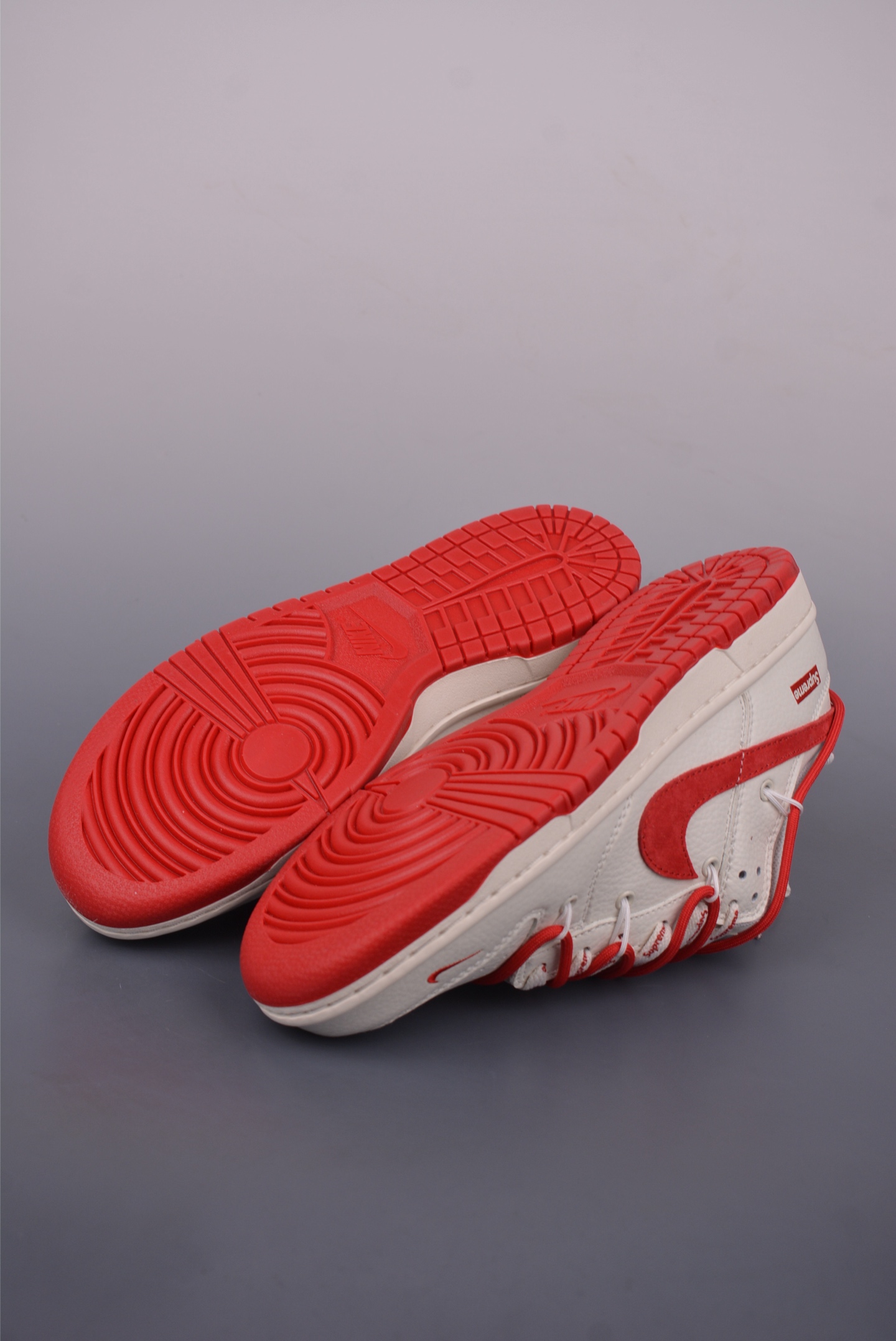 Nike SB Dunk Low Supreme Collab Deconstructed Drawstring Laces Sneakers 4 i1749944831524 9442 0 2