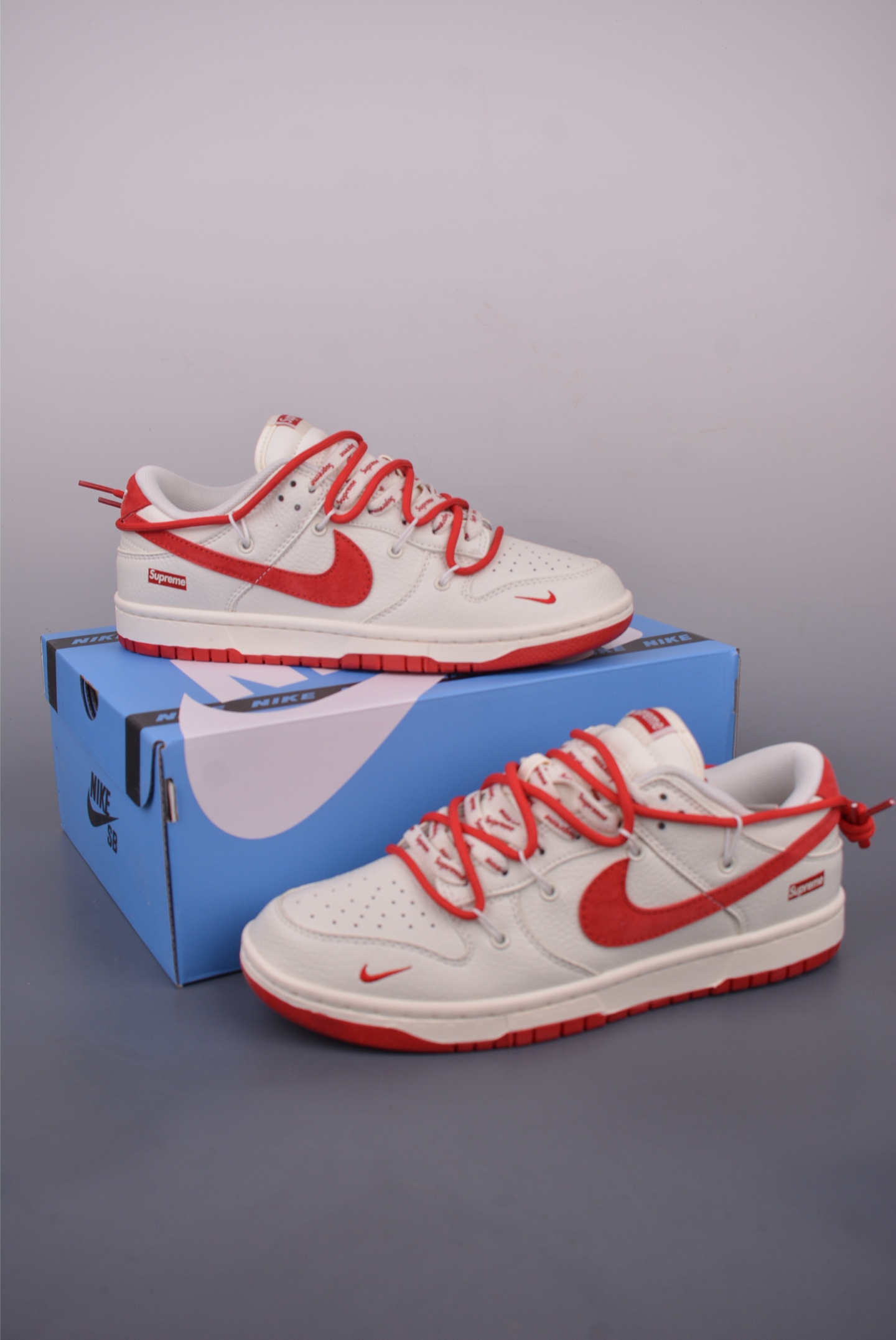 Nike SB Dunk Low Supreme Collab Deconstructed Drawstring Laces Sneakers 6 i1749944835464 4268 0 4