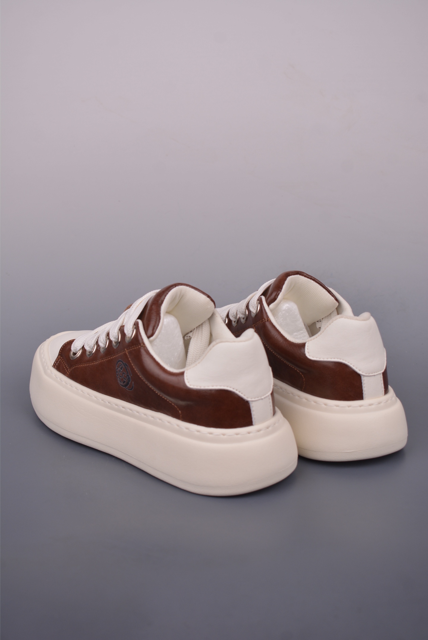 Ecco Men's Brown Leather Sneakers Lightweight Cushioned Street Style Shoes 2 i1749944958667 6014 0 1