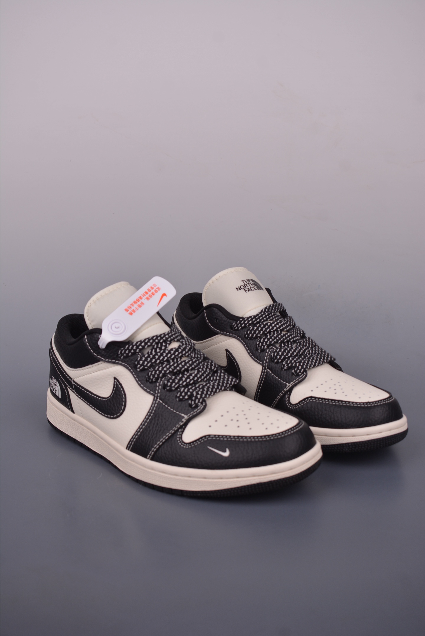 Nike Air Jordan 1 DIY Low-Top Sneakers, Black/White, Unisex 1 i1749945014417 9156 0 0